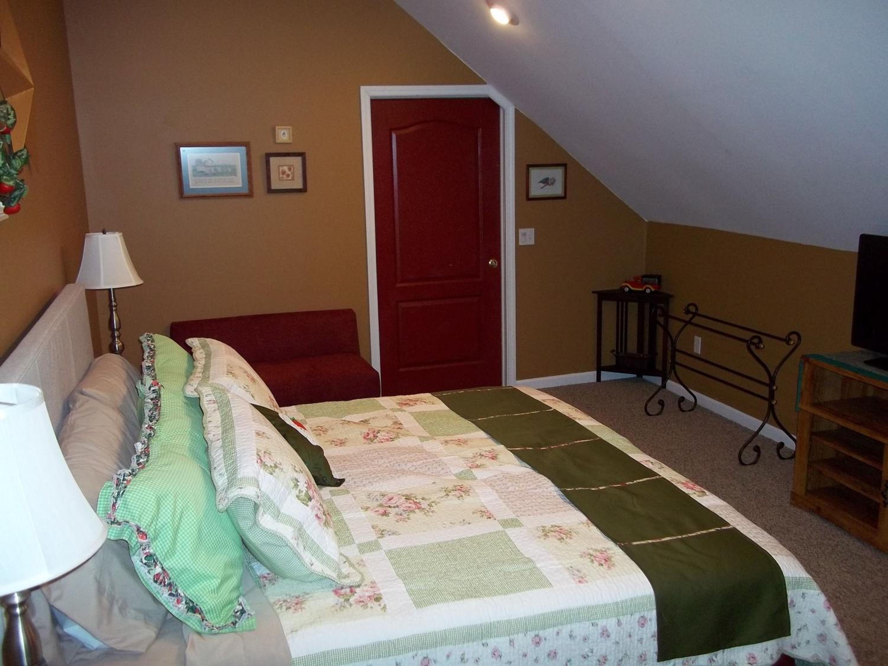 Tin Brook Bed Breakfast - Property Image 15
