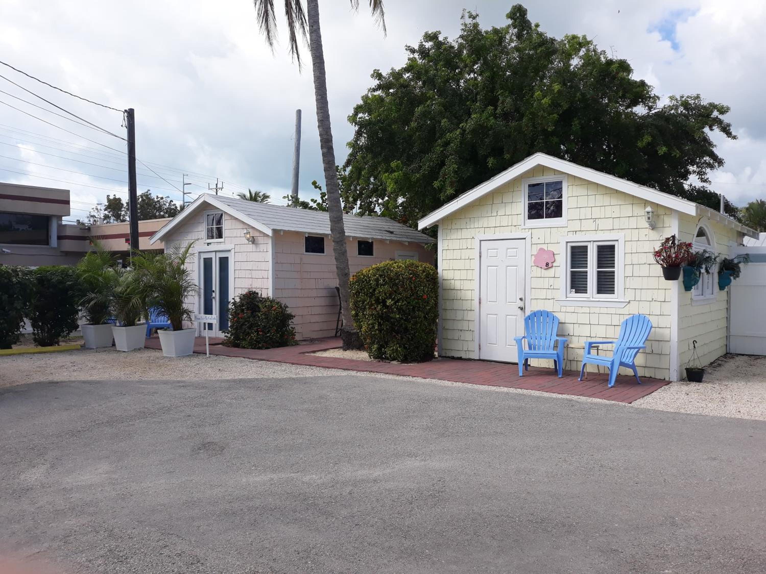 Tropical Cottages