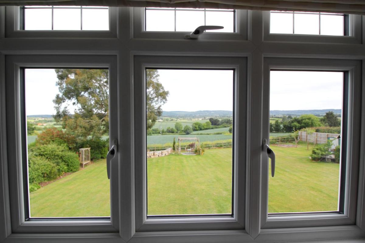 Stay at No. 2, photo 10