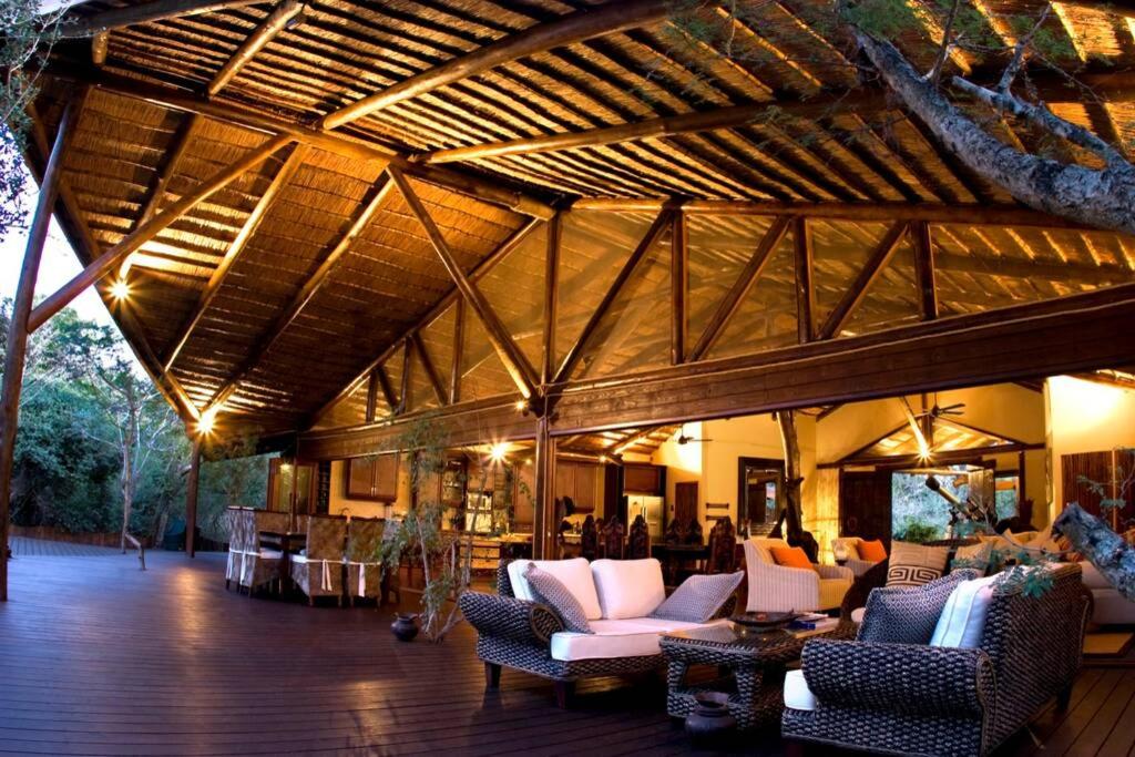 Ihlozi Bush Lodge view 4
