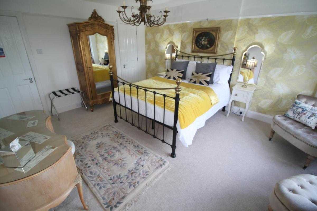 Stay at No. 2, photo 18