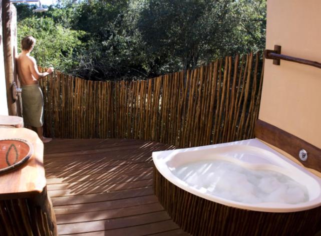 Ihlozi Bush Lodge view 3