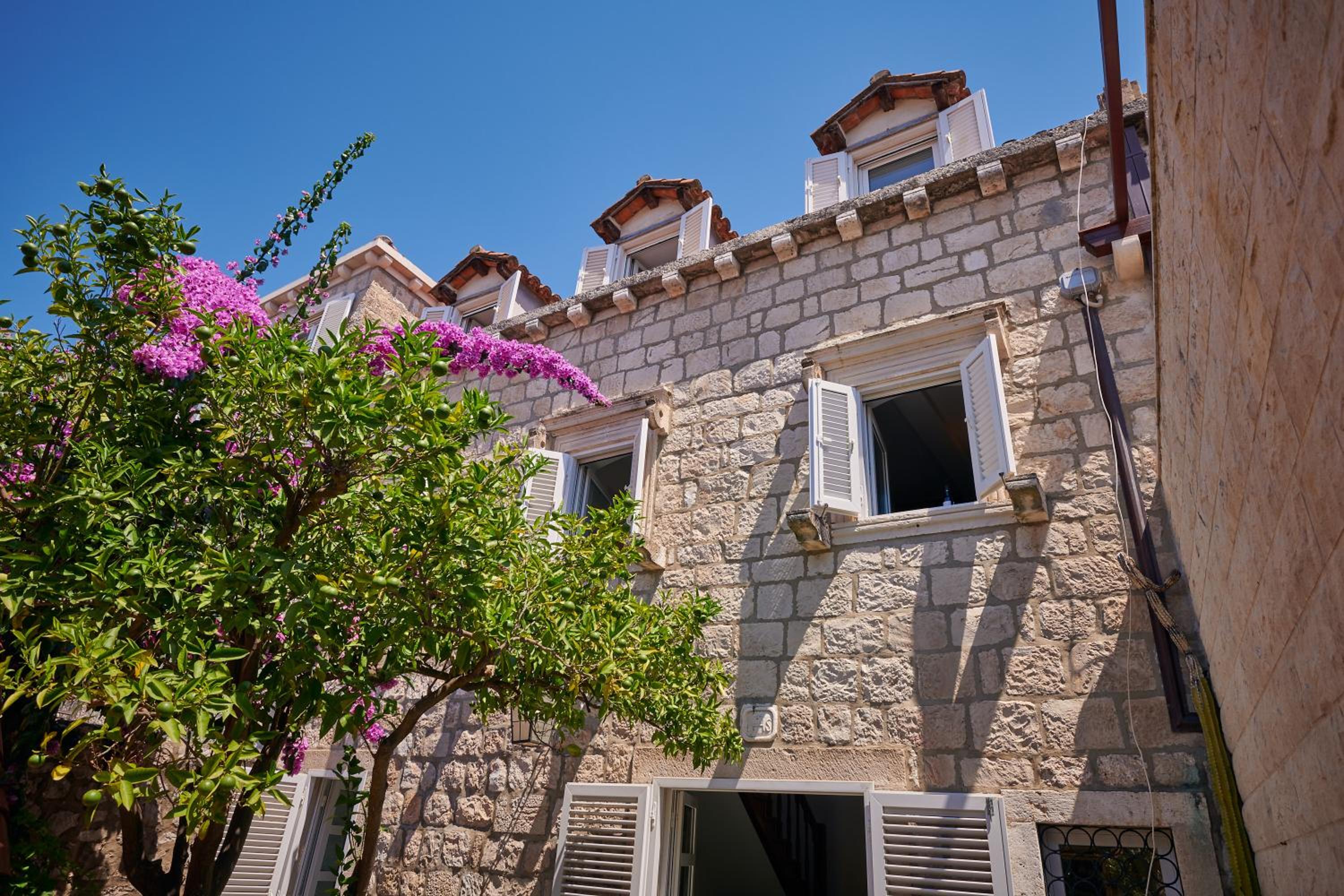 Hotel Villa Magnolia - Image 1