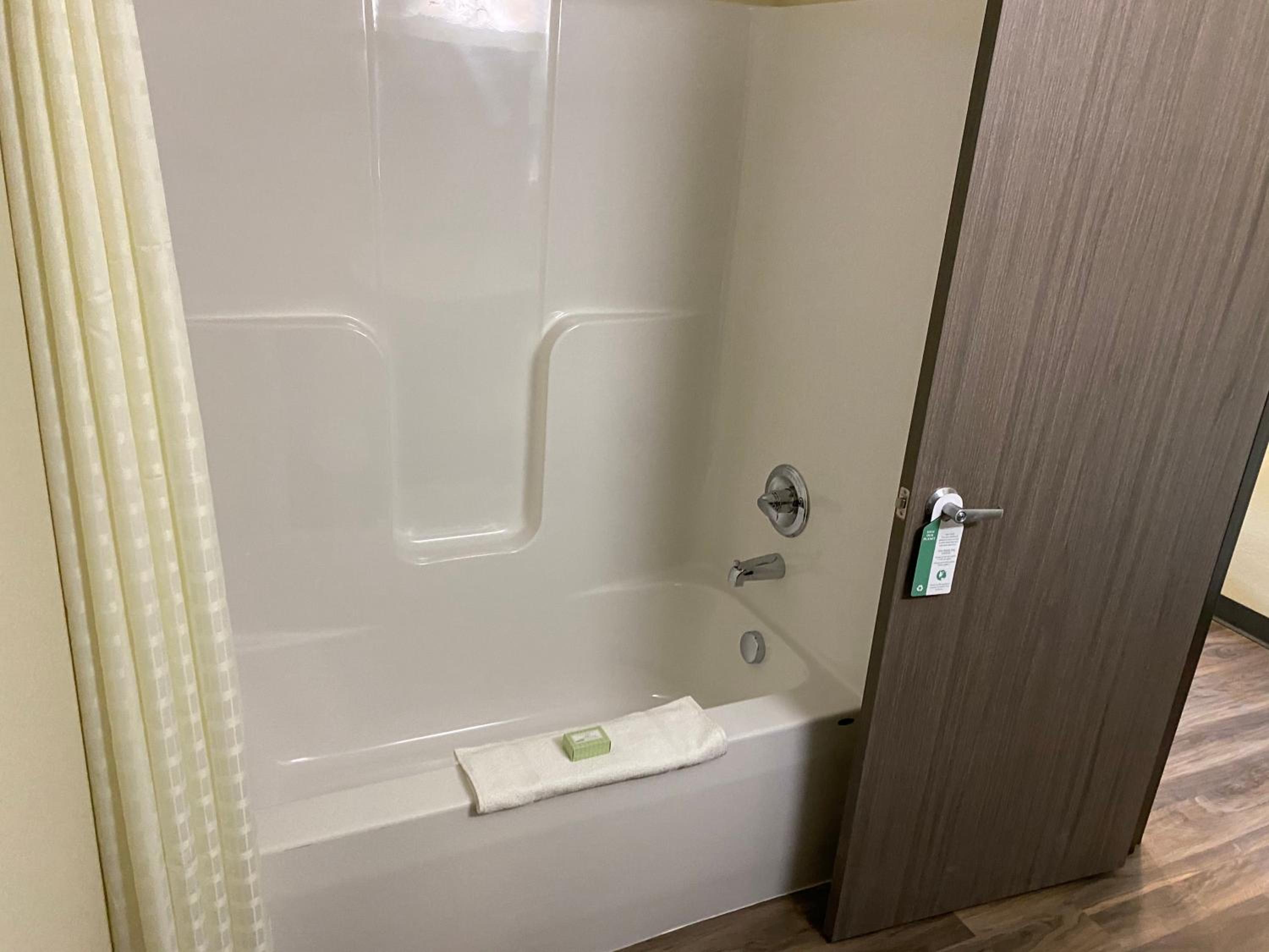 Cobblestone Inn & Suites - Forest City