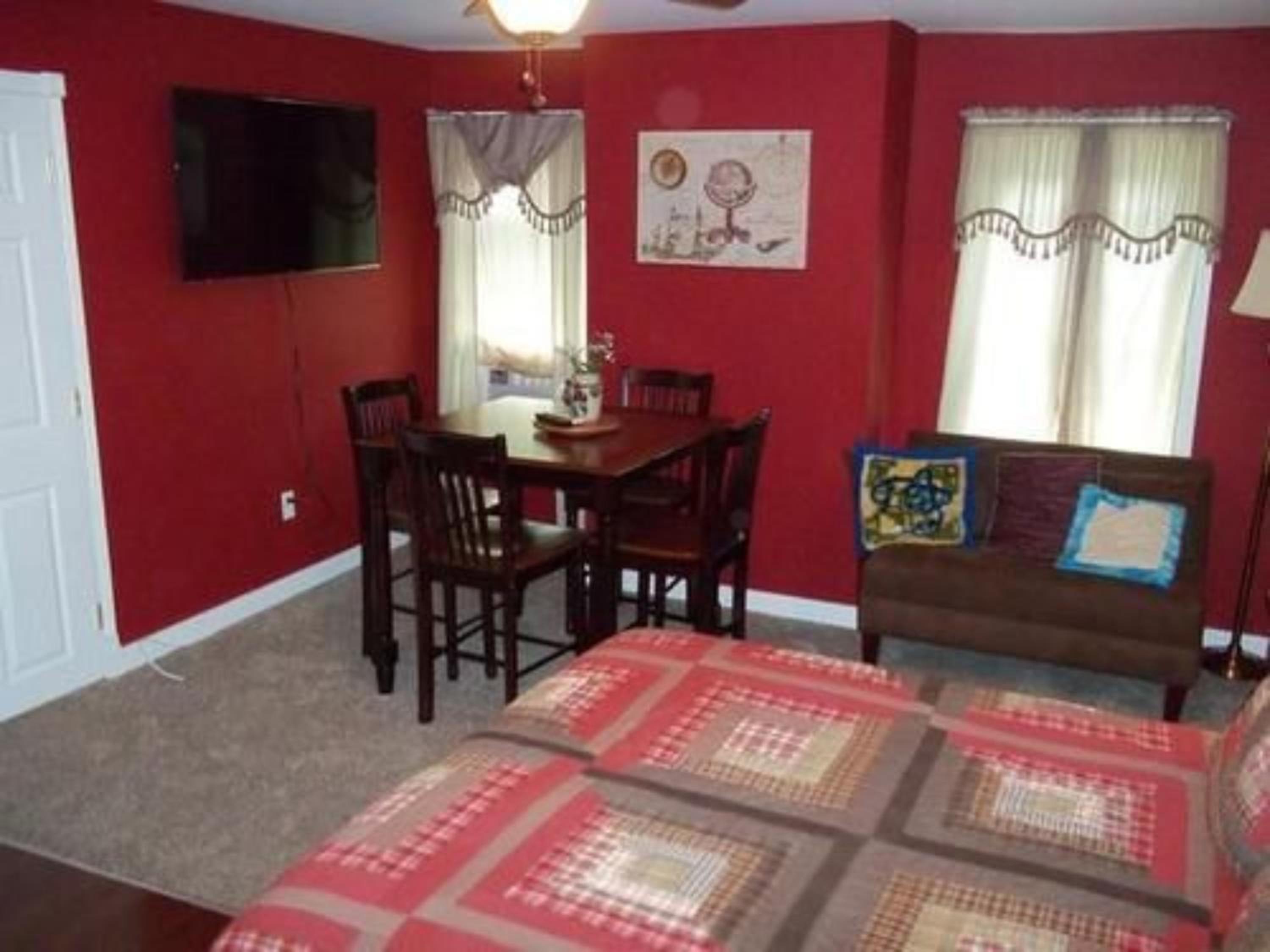 Tin Brook Bed Breakfast - Property Image 6