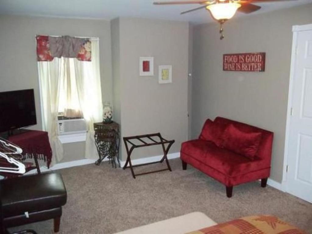 Tin Brook Bed Breakfast - Property Image 23