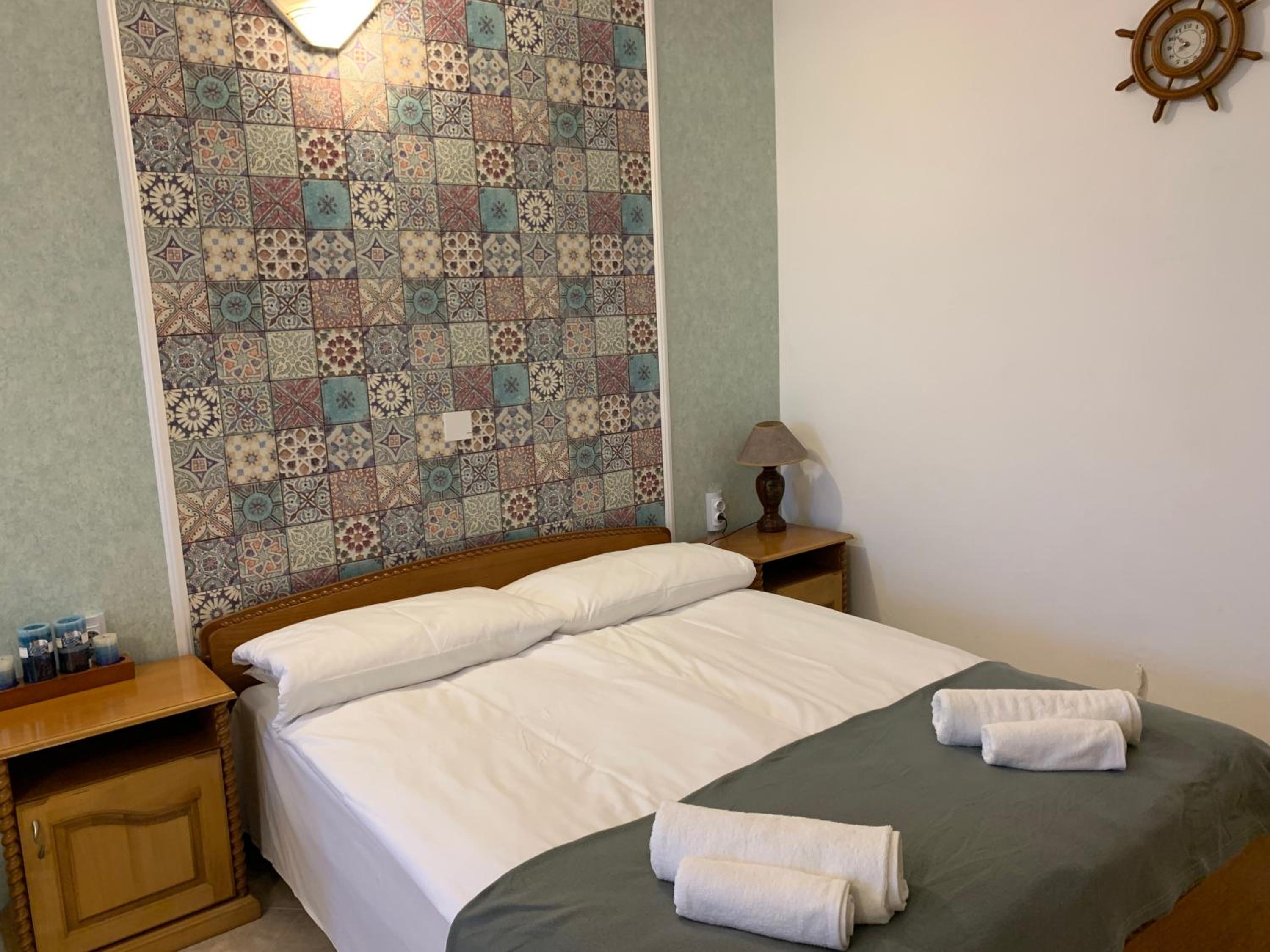 Sunray Guest House, Private Rooms & Apartment with Lovely Sea View