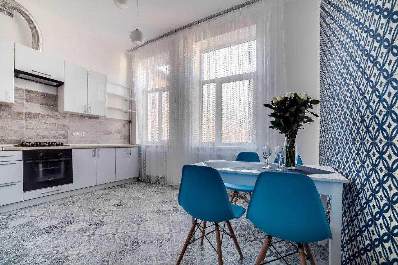 Apartament on Kulisha street
