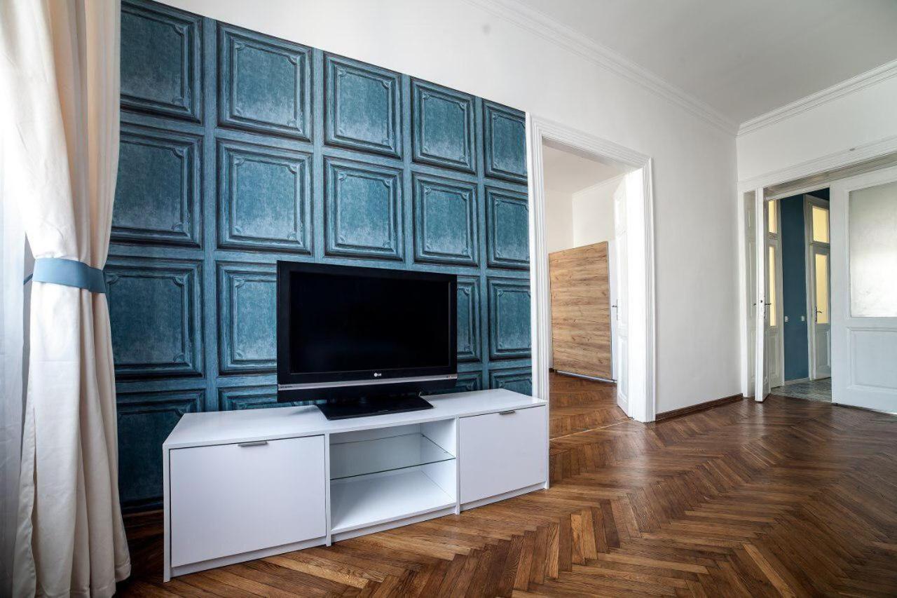 Apartament on Kulisha street