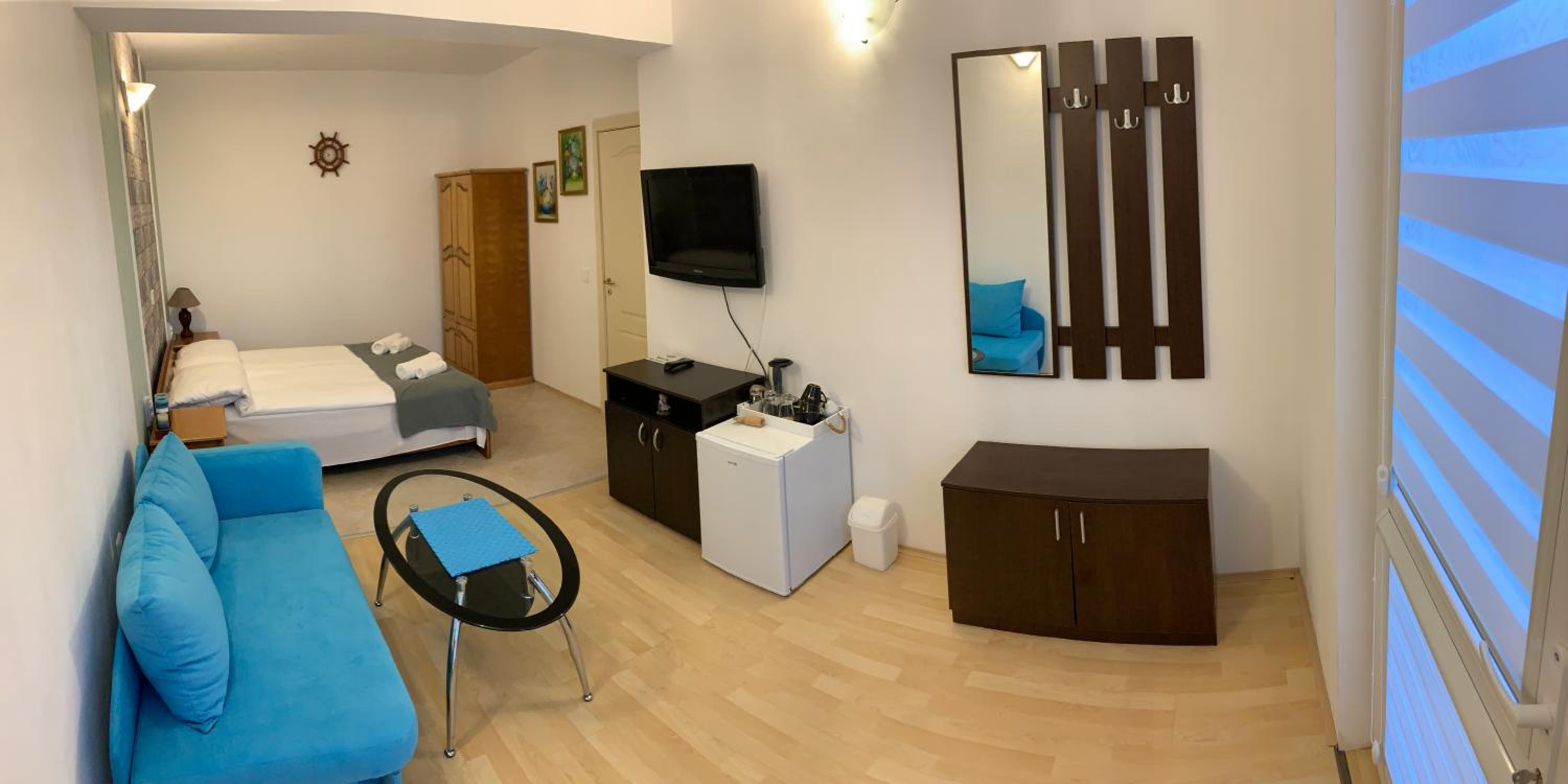 Sunray Guest House, Private Rooms & Apartment with Lovely Sea View