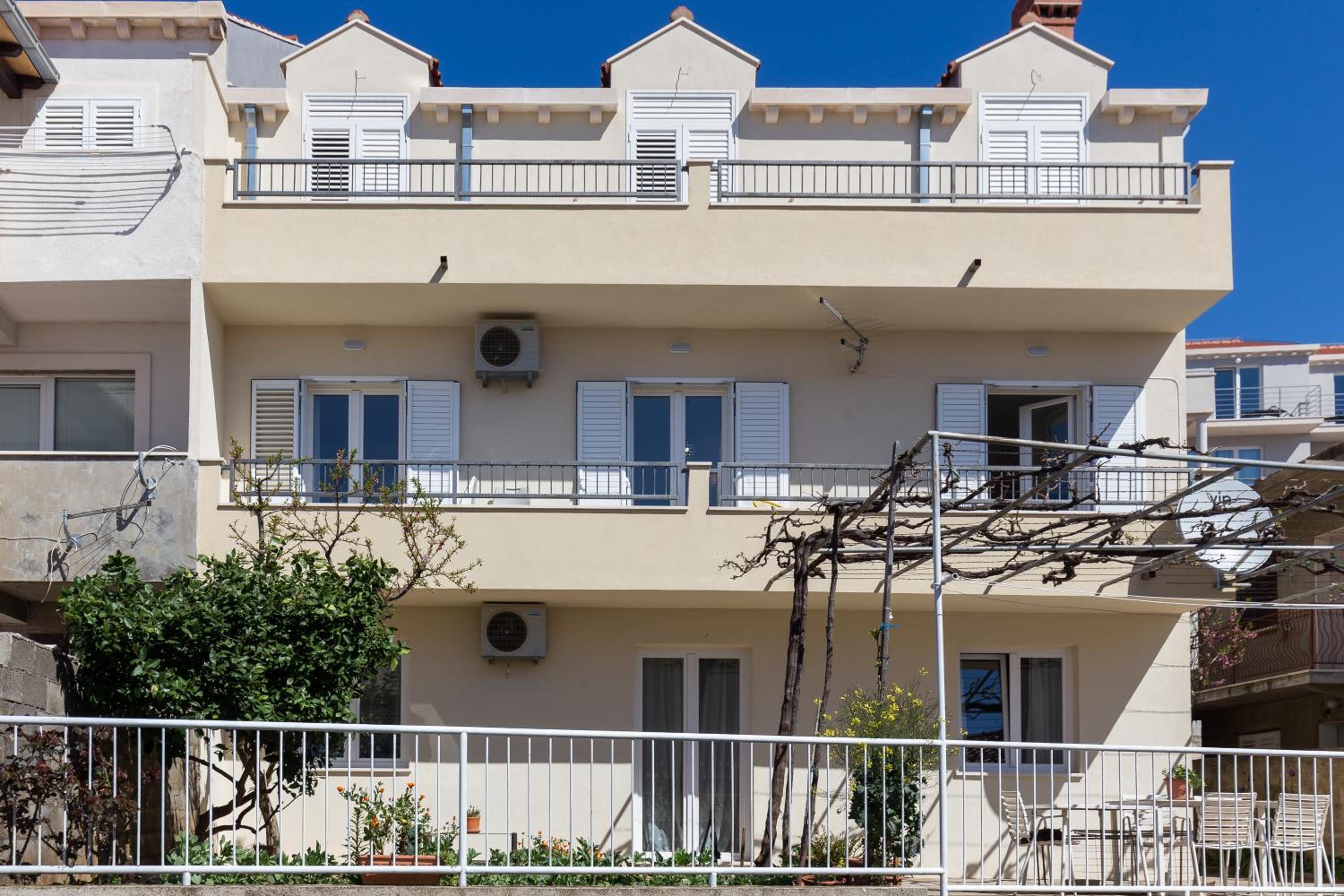 Hotel Apartment Pavlović - Image 1