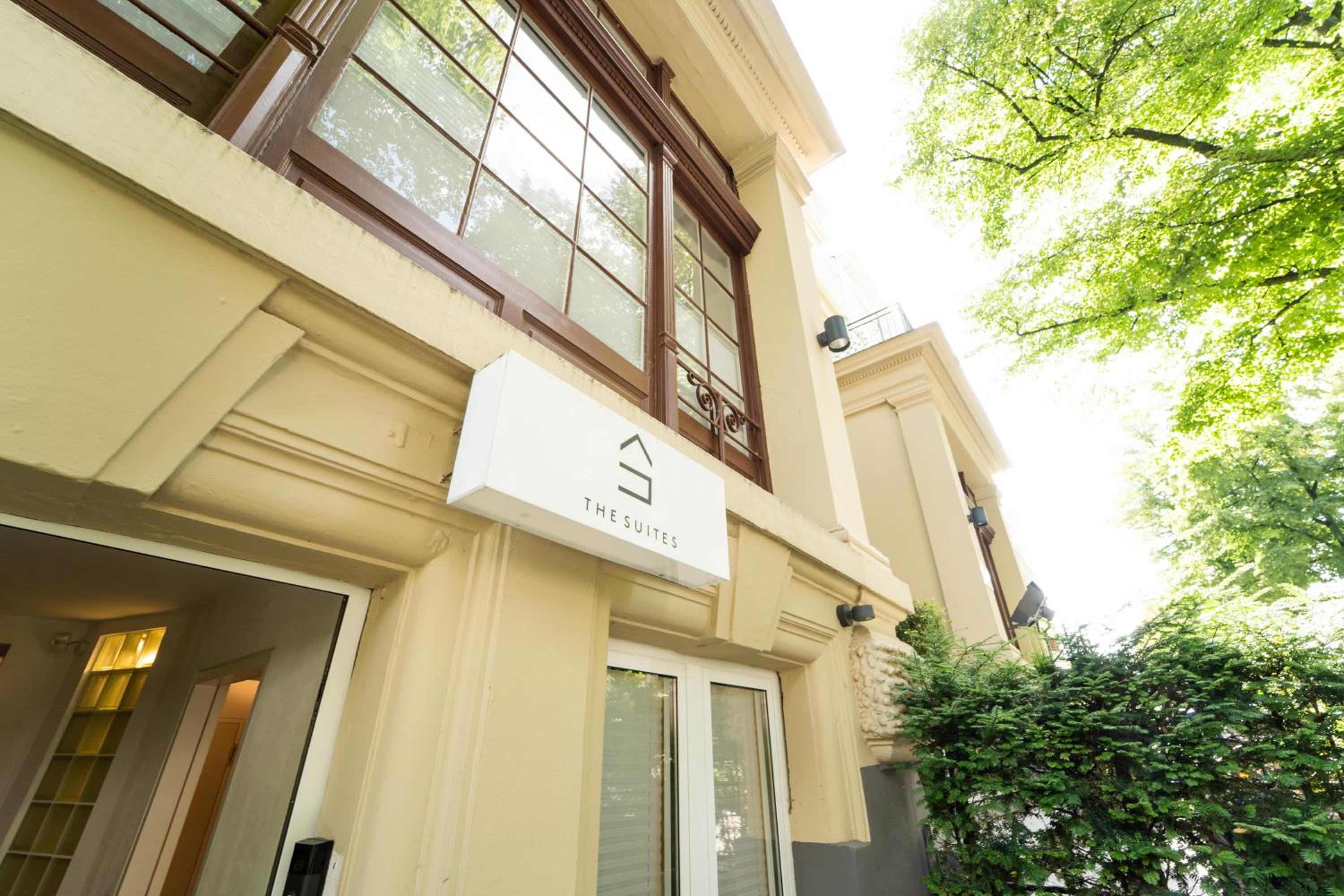 The Suites City Apartments