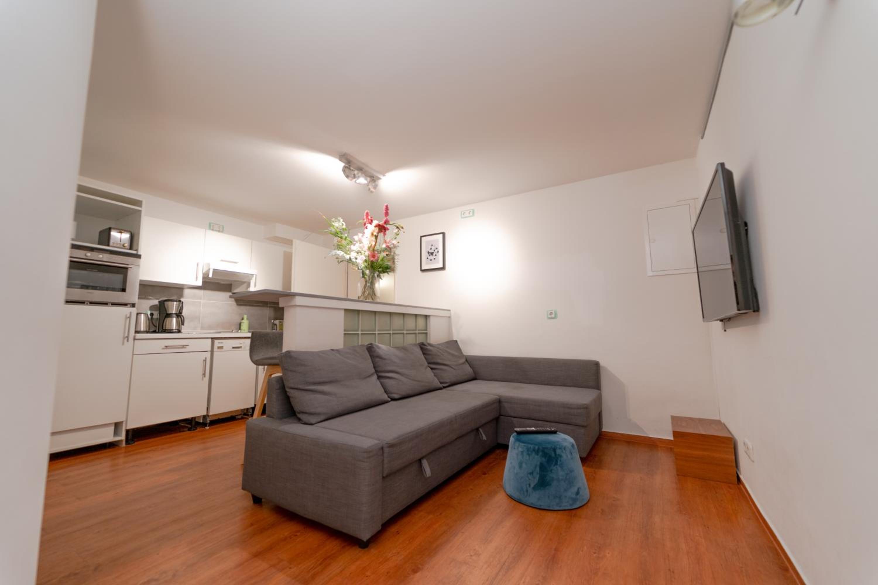 The Suites City Apartments