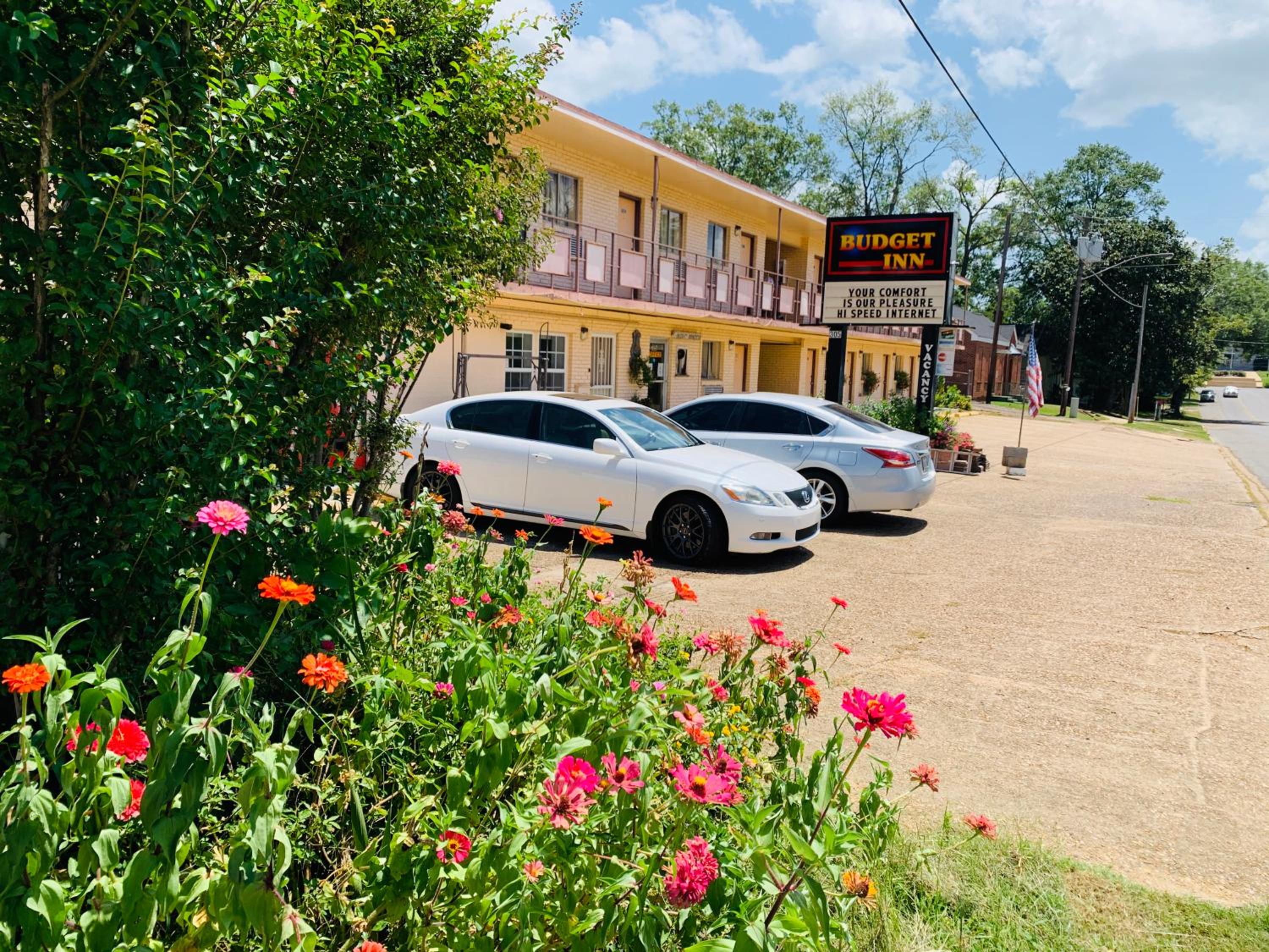 Jonesboro Vacations - Budget Inn Jonesboro - Property Image 2