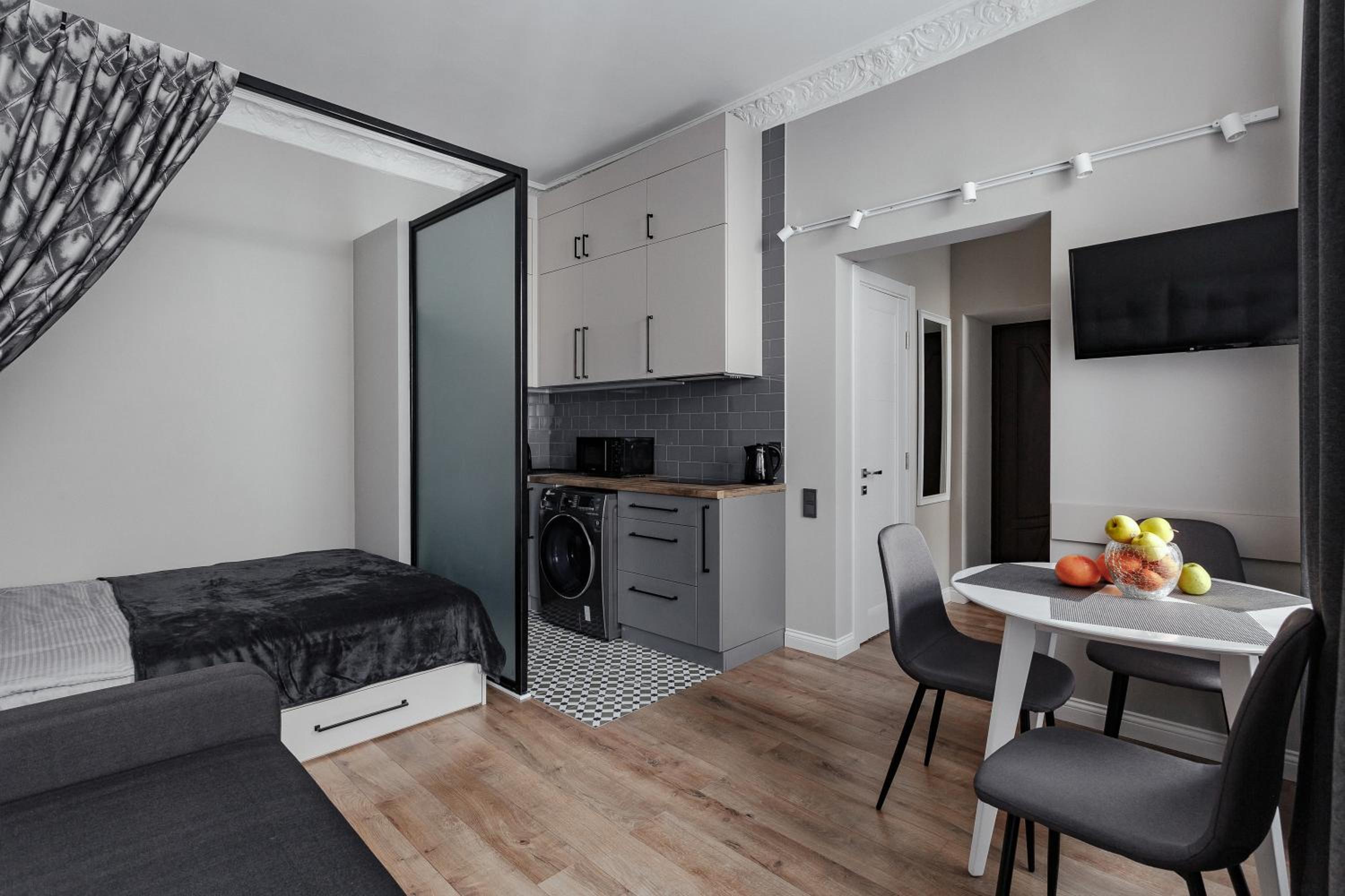 City Centre Silver Apartment view 4