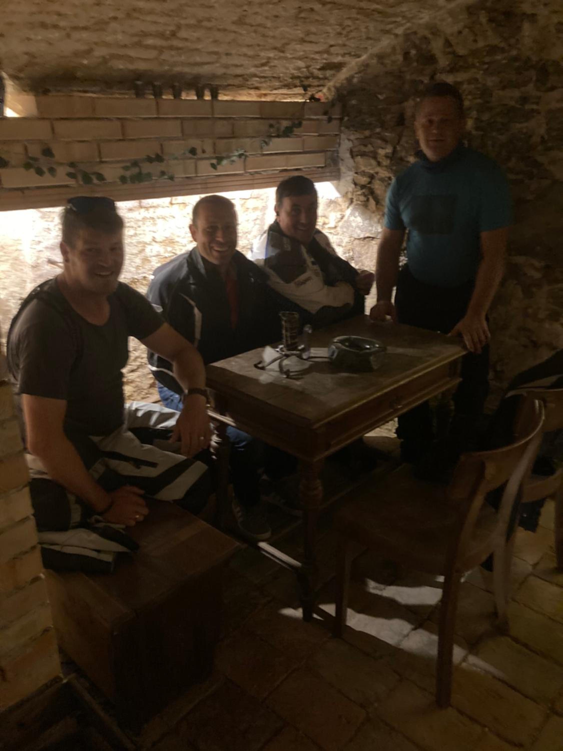 Pension Sunnseitn - Gasthof - Café - Weinkeller