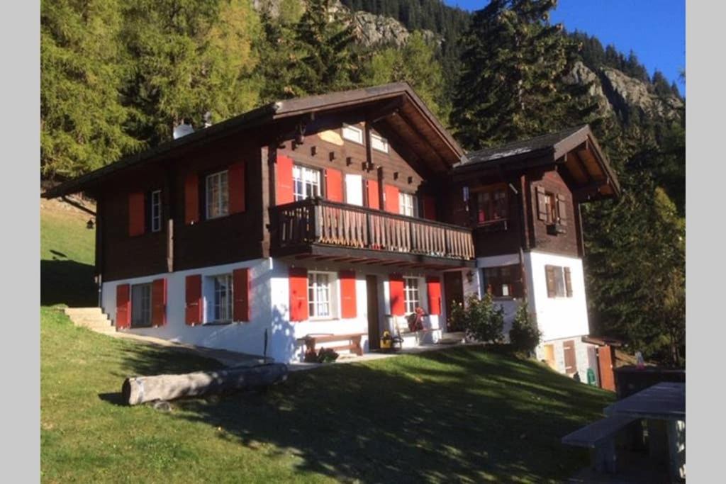 Idyllisches Chalet inmitten der Walliser Bergwelt