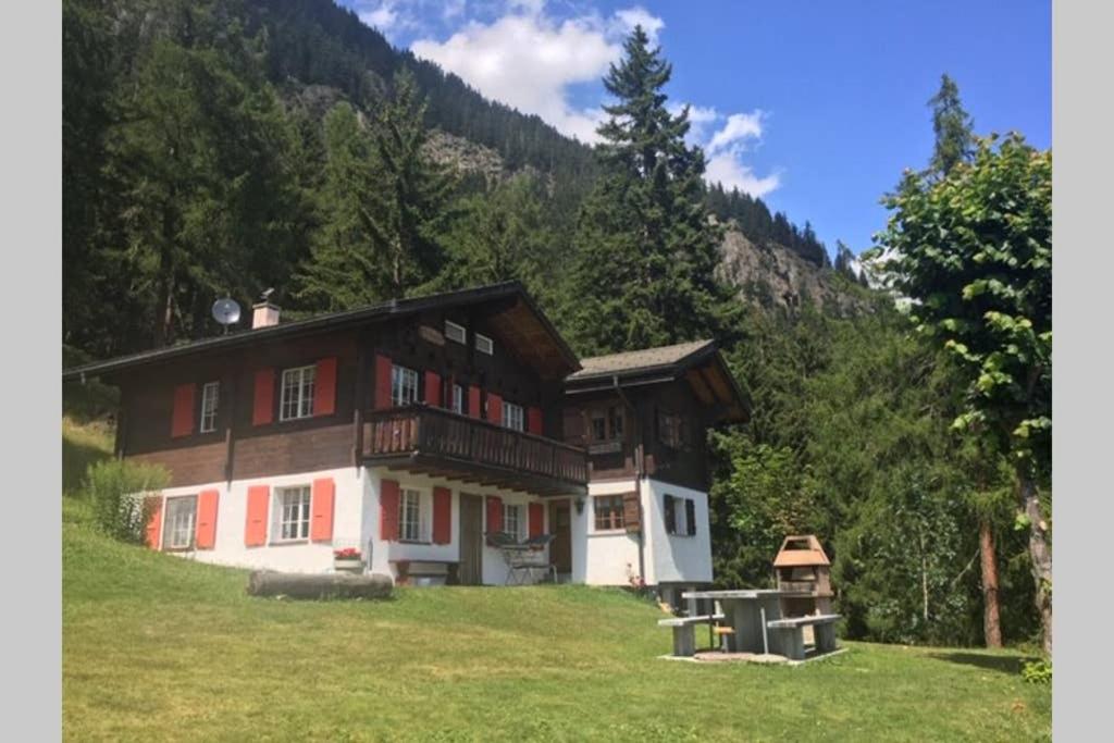 Idyllisches Chalet inmitten der Walliser Bergwelt