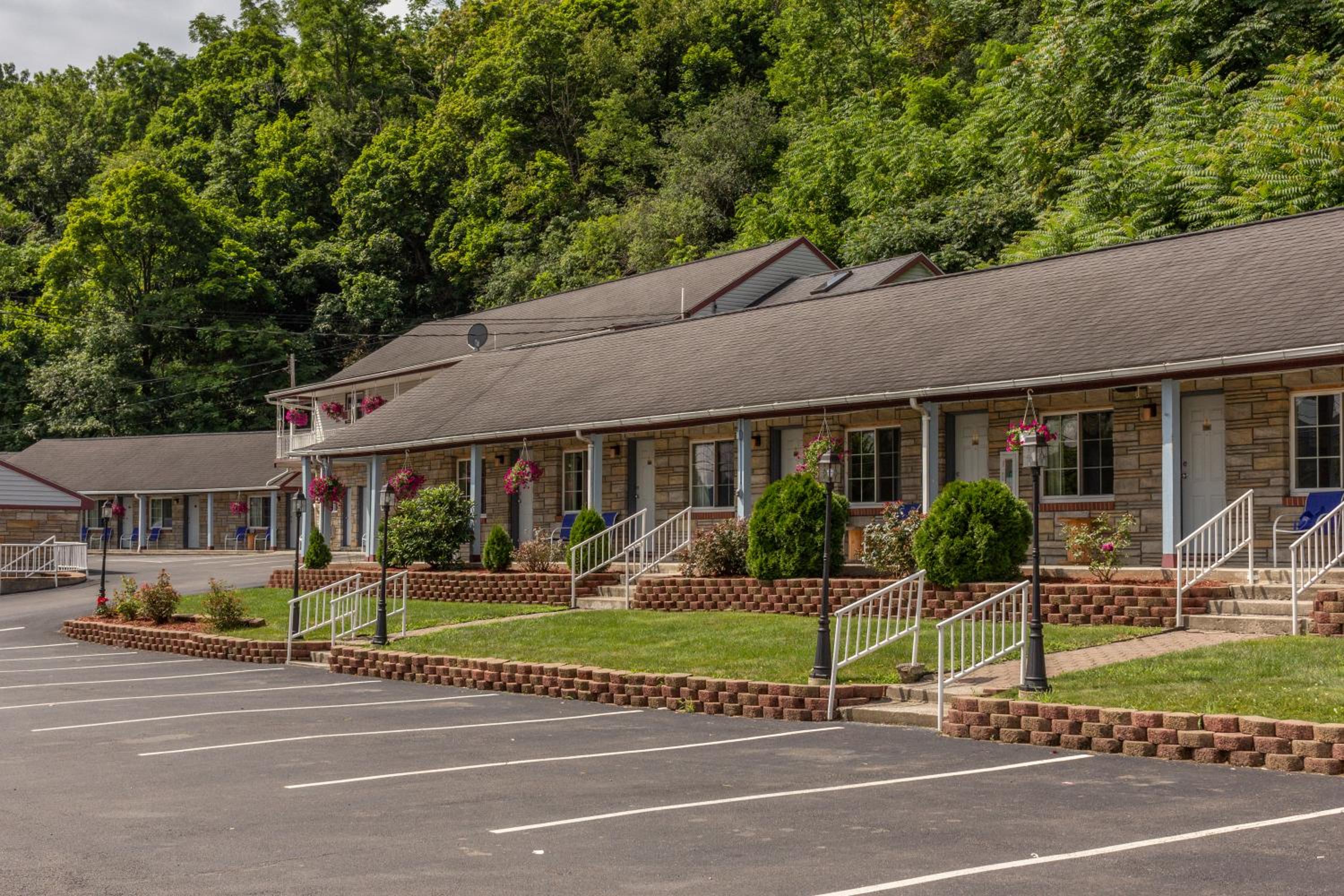 Budget Inn Watkins Glen view 2