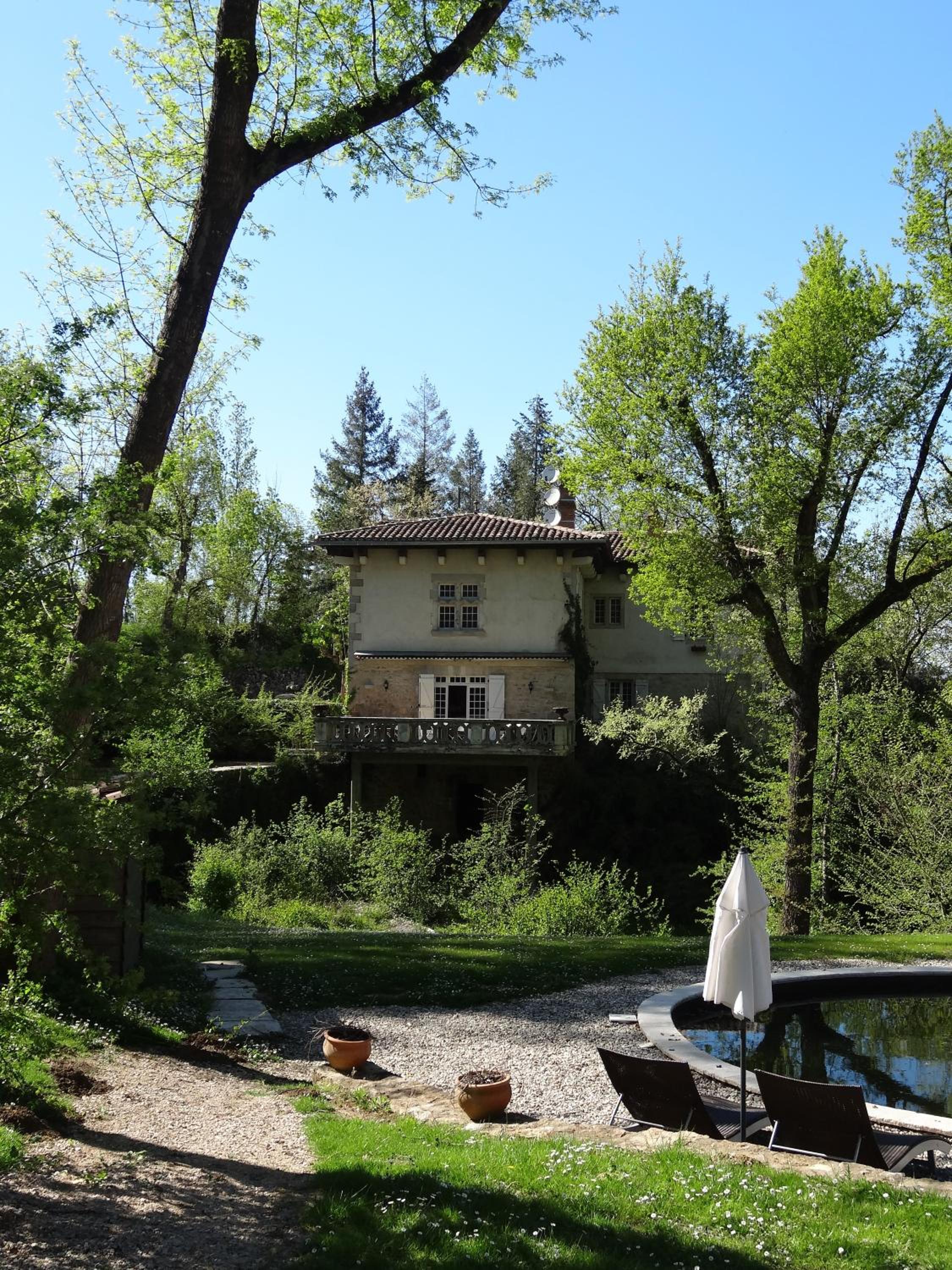 outdoor BBQ area