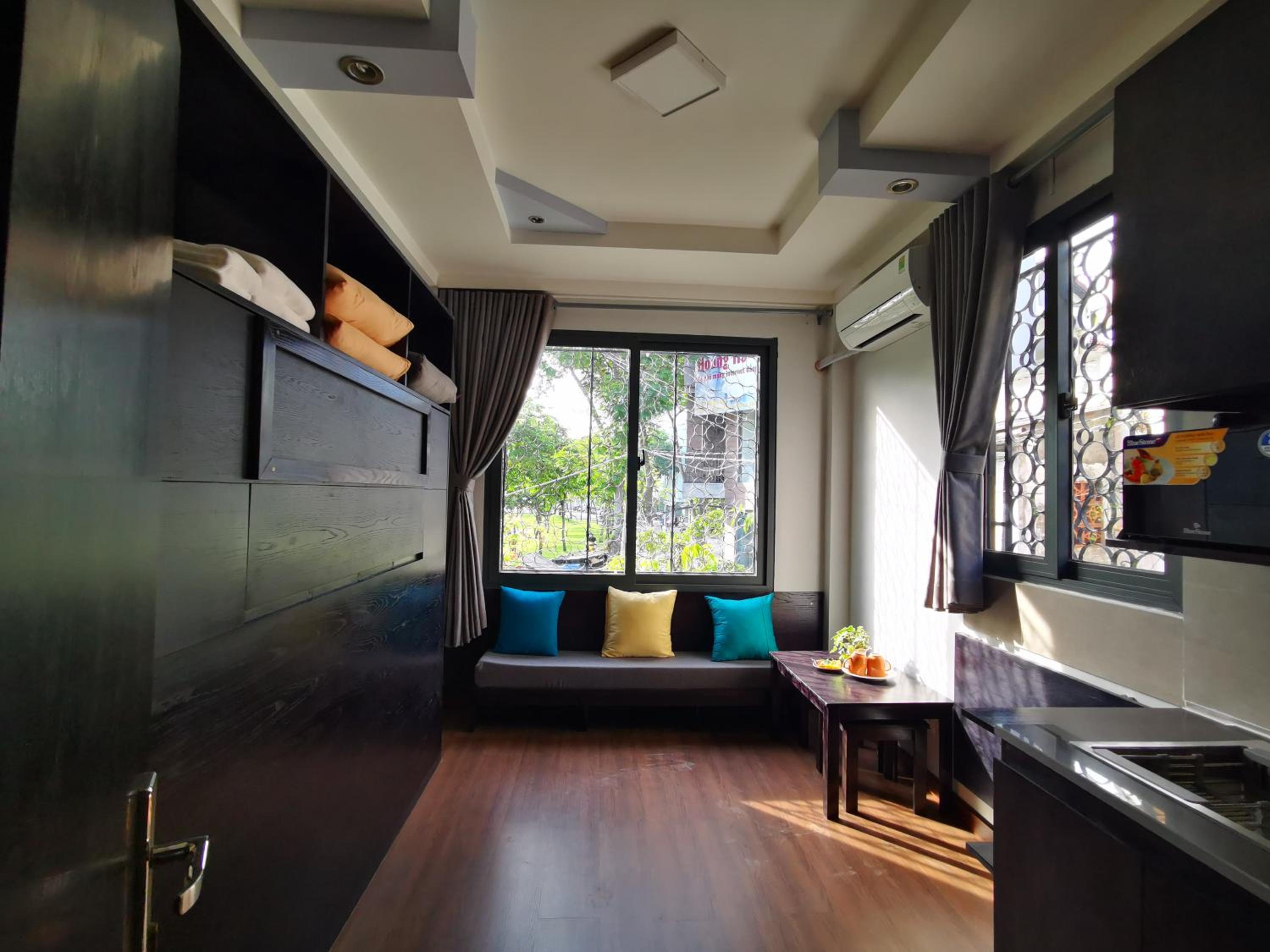 Cozy Riverview of Livinginn