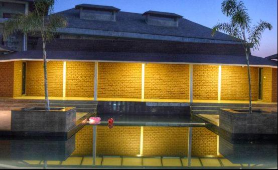 TONi MANSION
