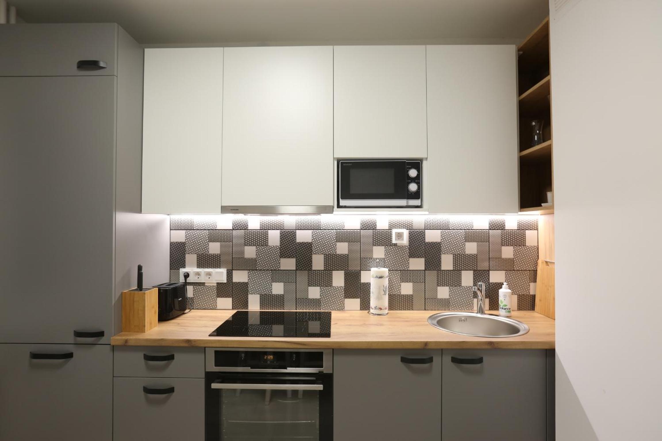 Comfy 2 Room Apartment - Free Parking - 350Mbps WiFi - Netflix view 5