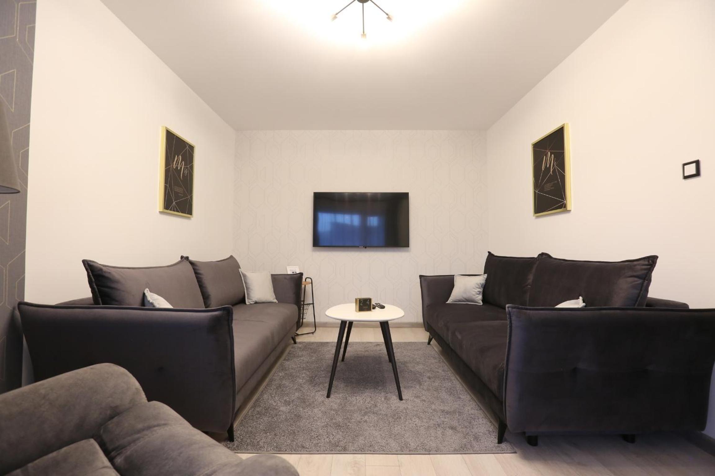 Comfy 2 Room Apartment - Free Parking - 350Mbps WiFi - Netflix view 4