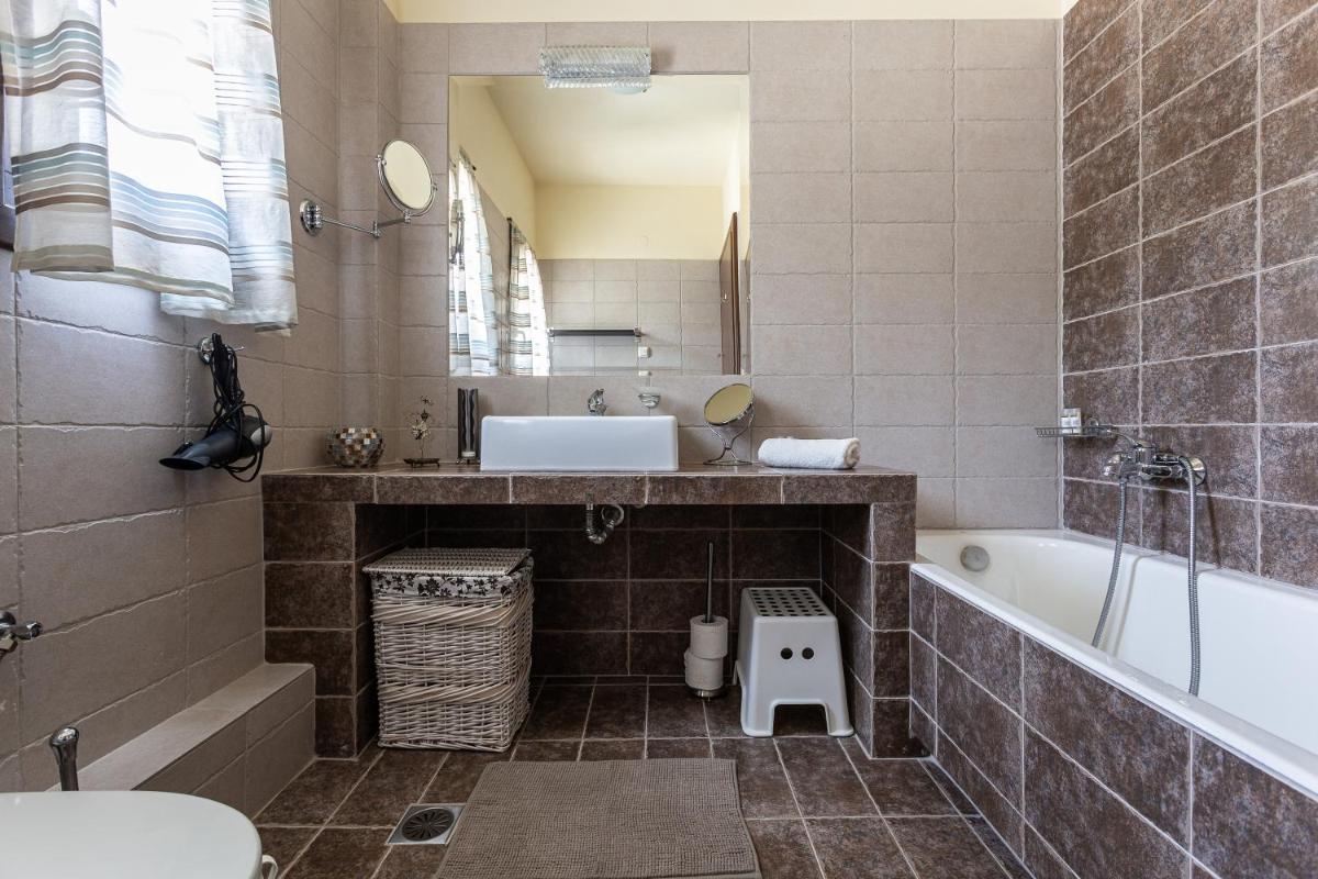 Chiron Residence photo 4