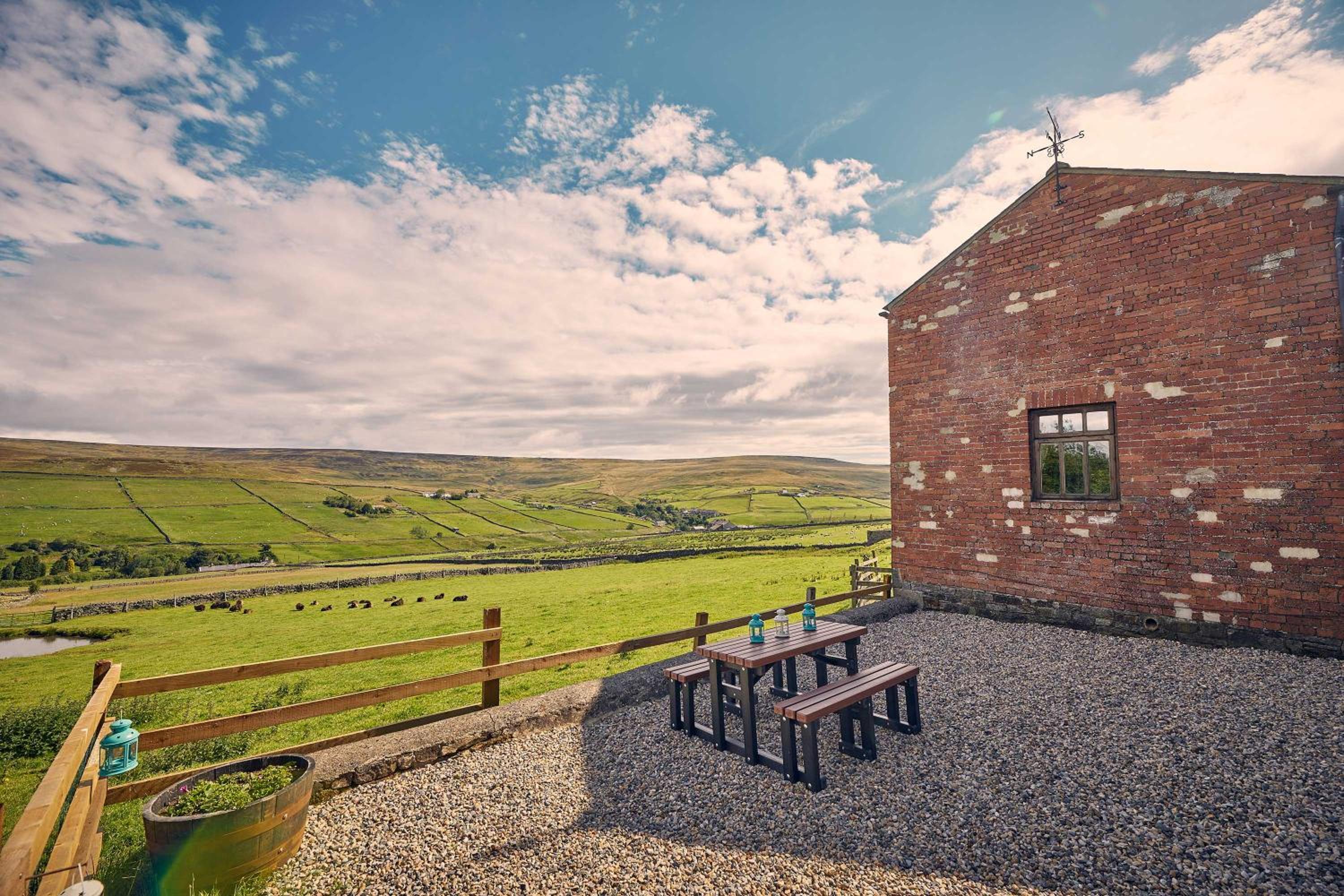 Host & Stay - The Red Brick Barn view 2