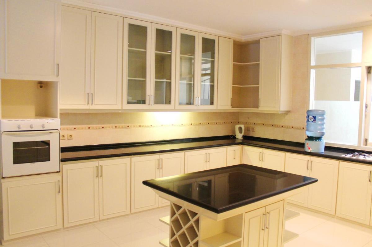 Kemang Utara Creative Villas view 5