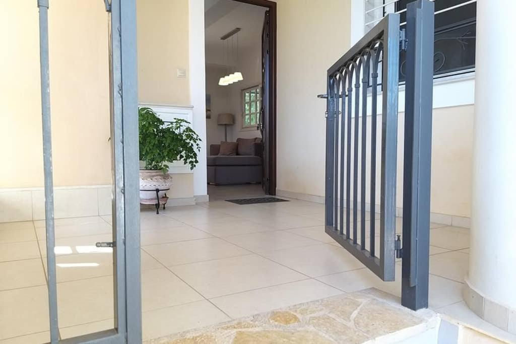 Modern and independent apartment 83 m2, with garden, 5min to the beach and the city center