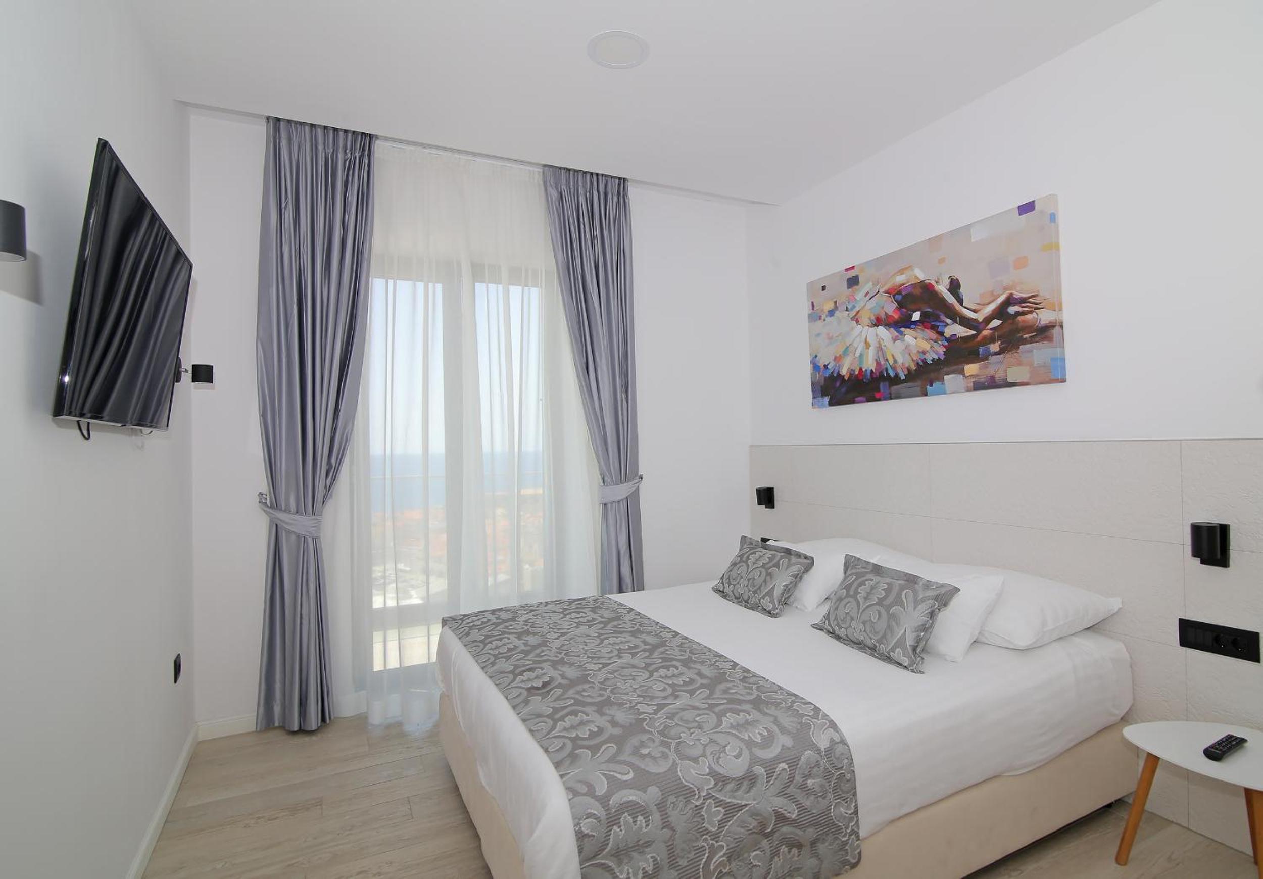 Luxury Amarin Apartment