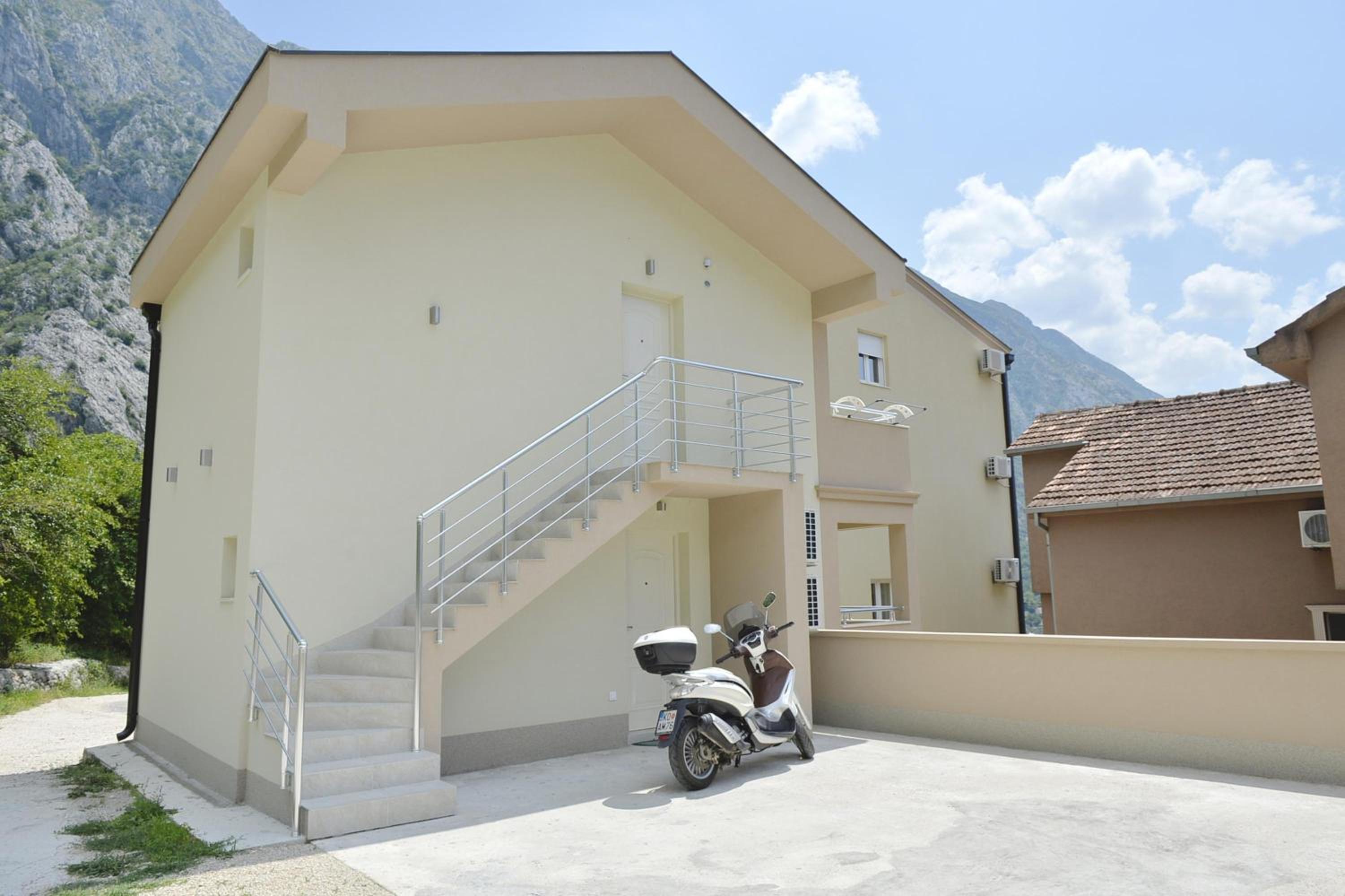 J & P Apartments Orahovac