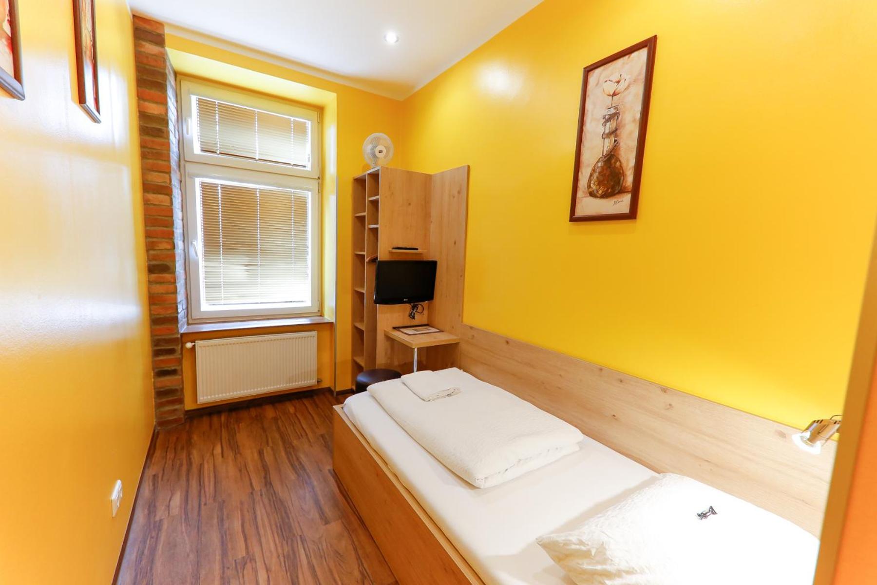Do Step Inn Home - Hotel & Hostel
