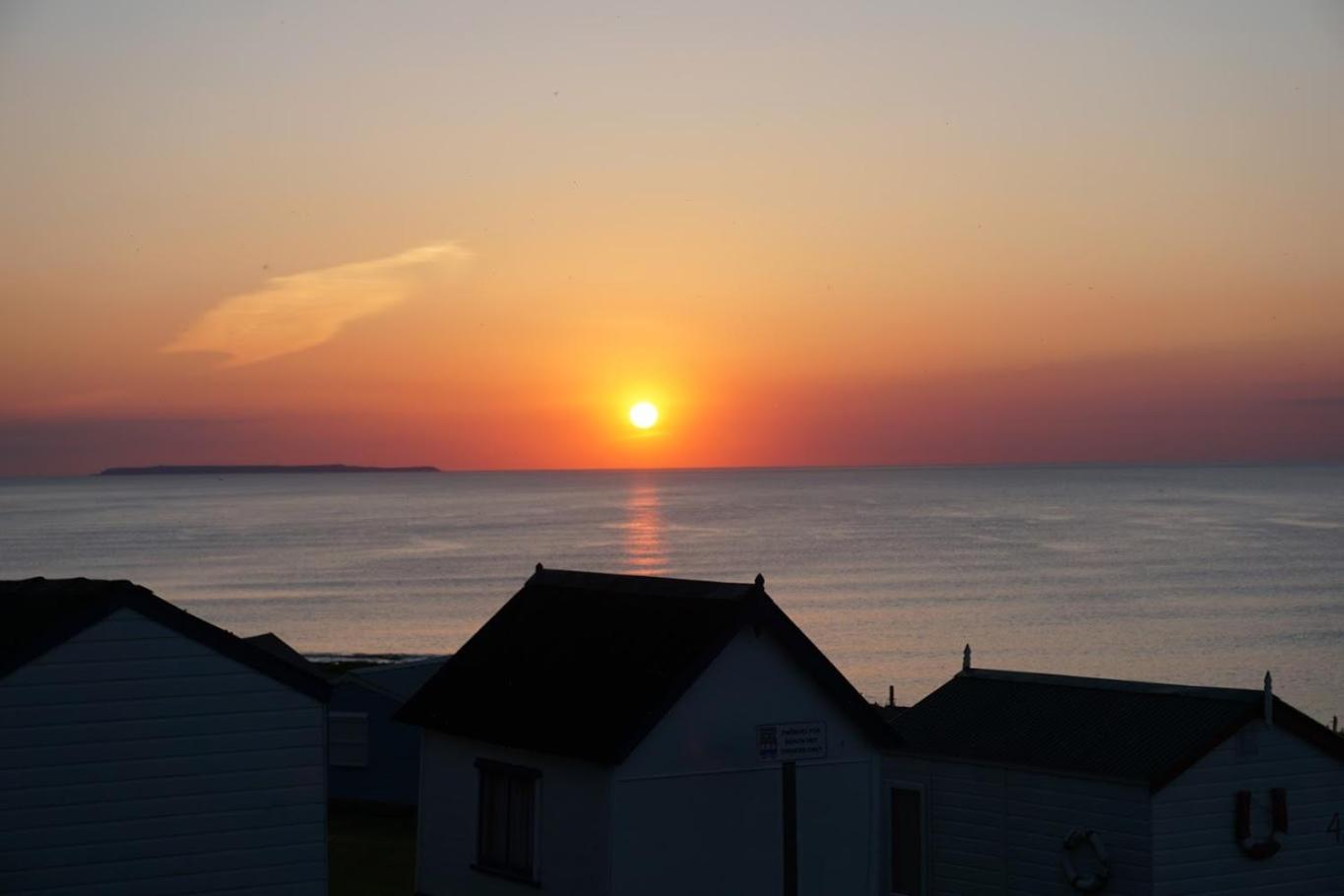 The Royal Clovelly caravan with sea views view 4