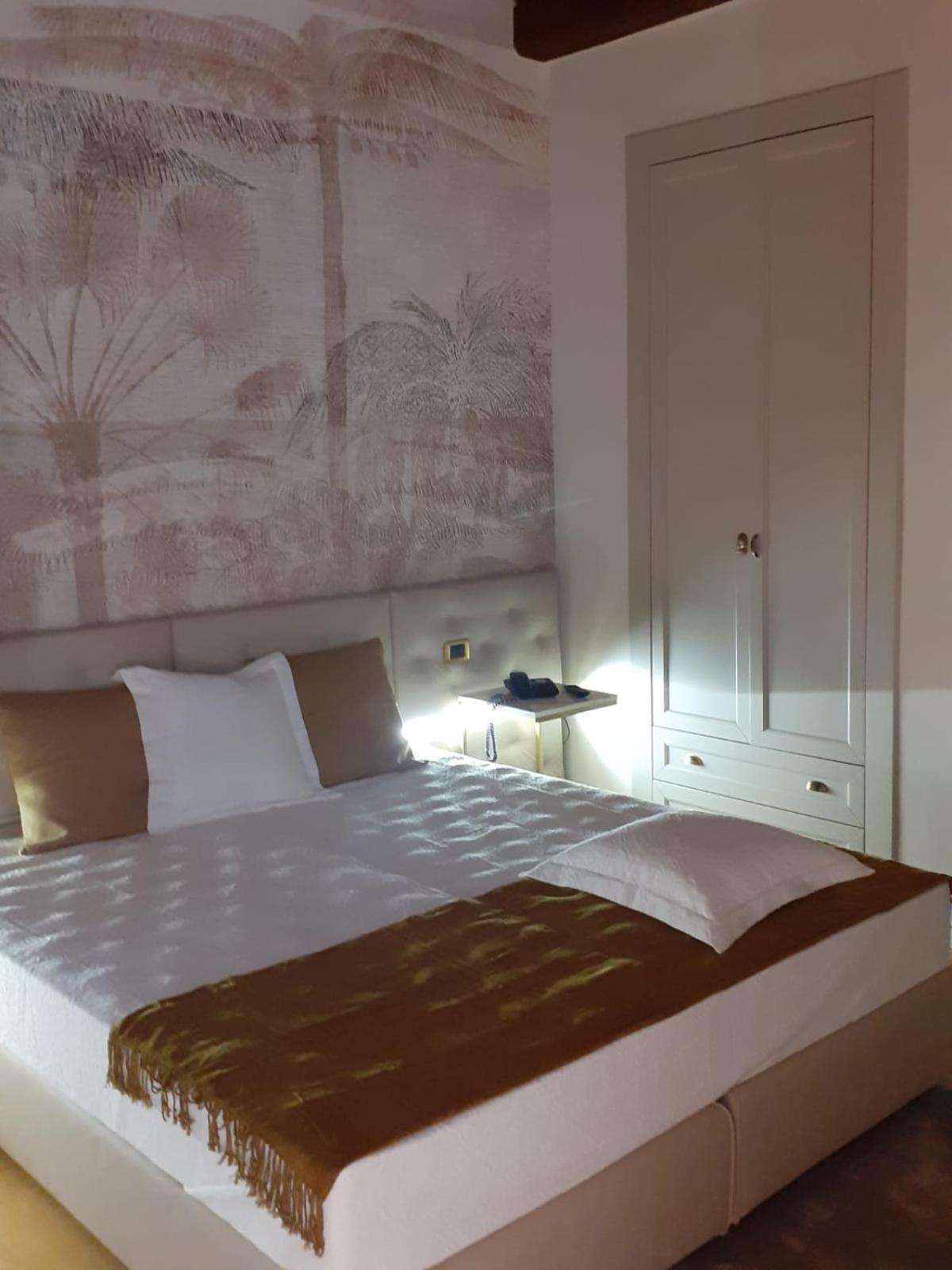 Condotti Rooms