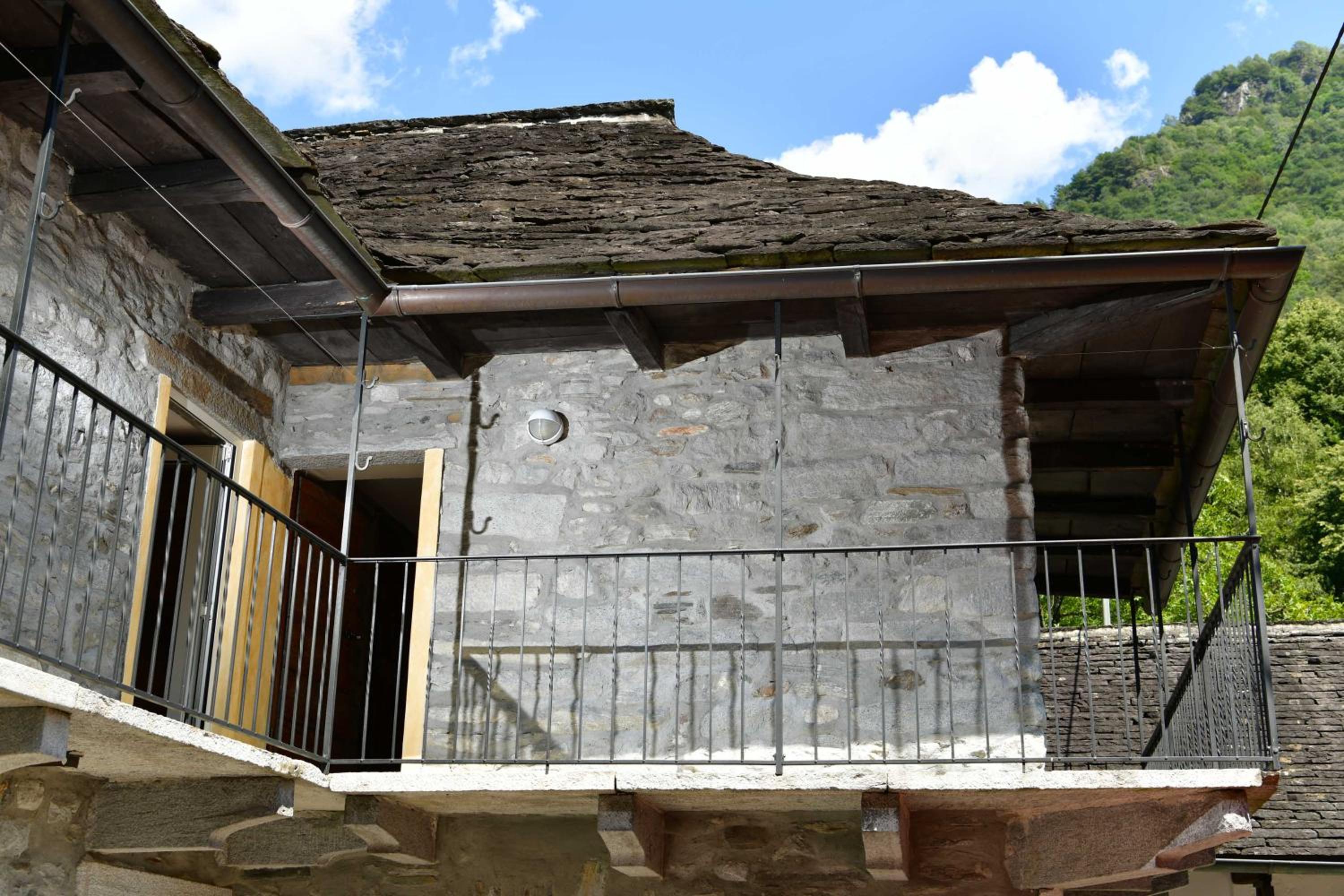 Rustico Luchessa Valle Verzasca view 4