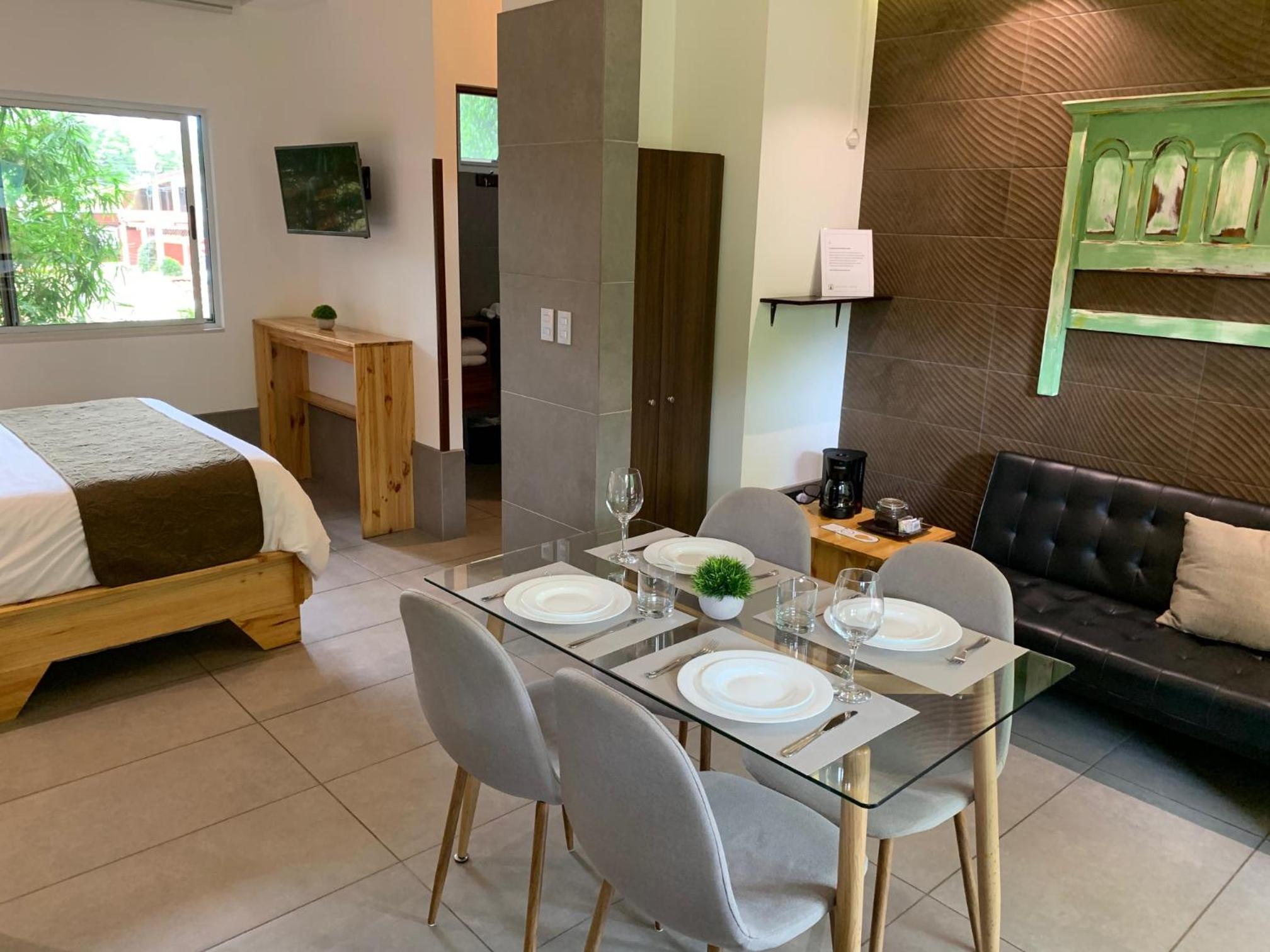 ARANJUEZ LOFTS Santa Ana