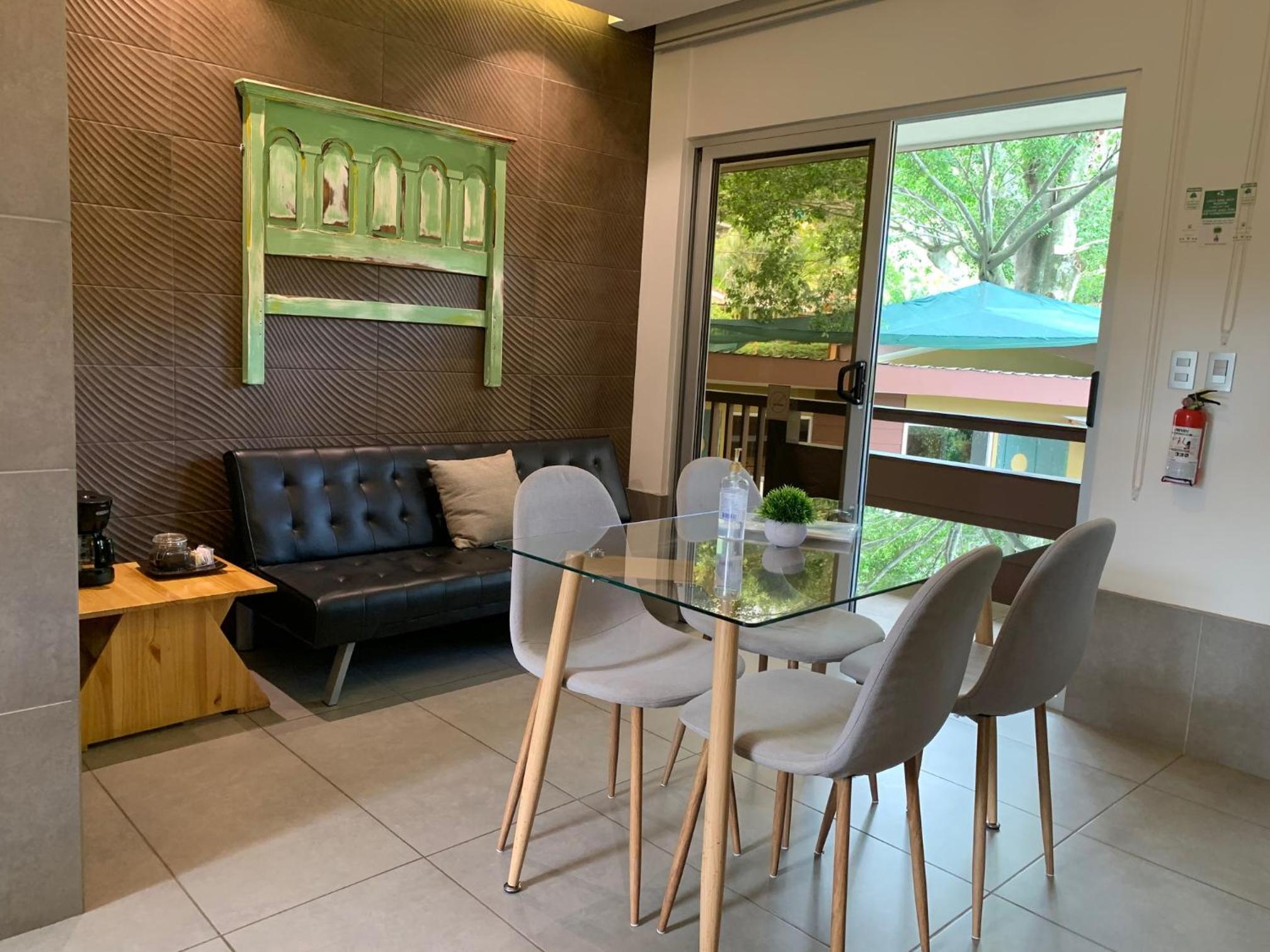 ARANJUEZ LOFTS Santa Ana
