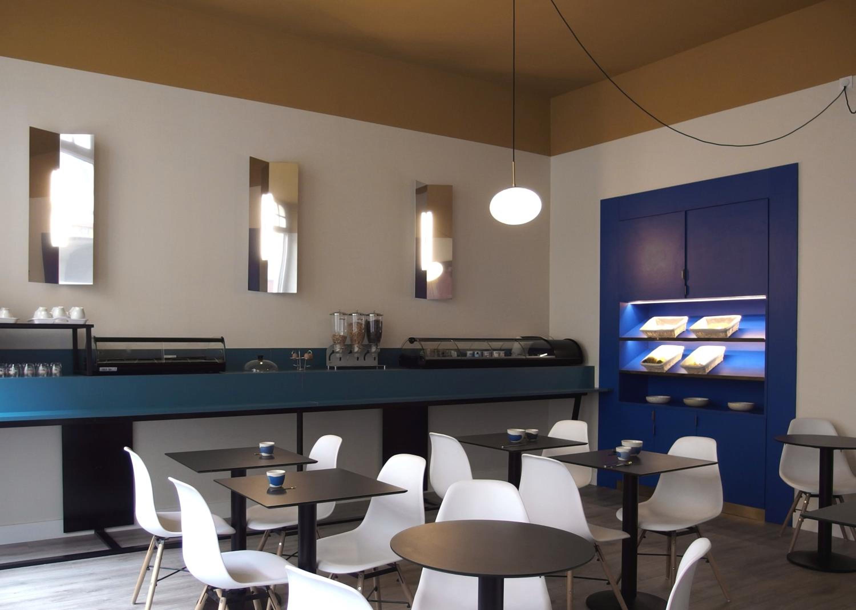 Saint-Etienne Vacations - Urban Style, Hotel Le Cheval Noir, Saint-Etienne - Property Image 3