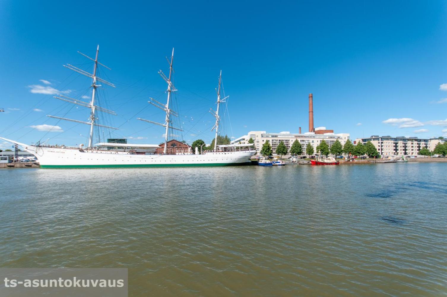 The Best View in Turku with private balcony, sauna, car park view 5