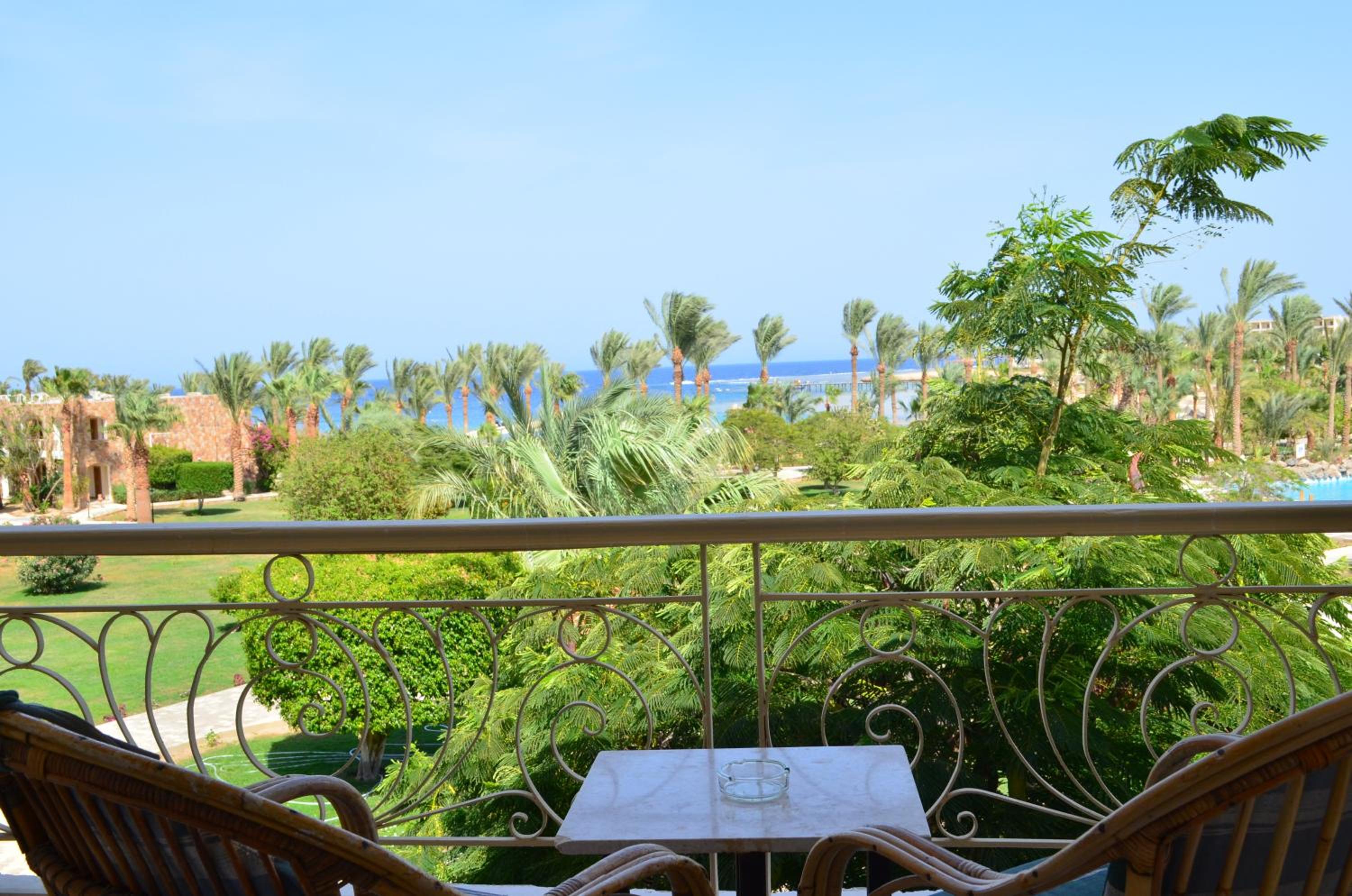 Brayka Bay Reef Resort