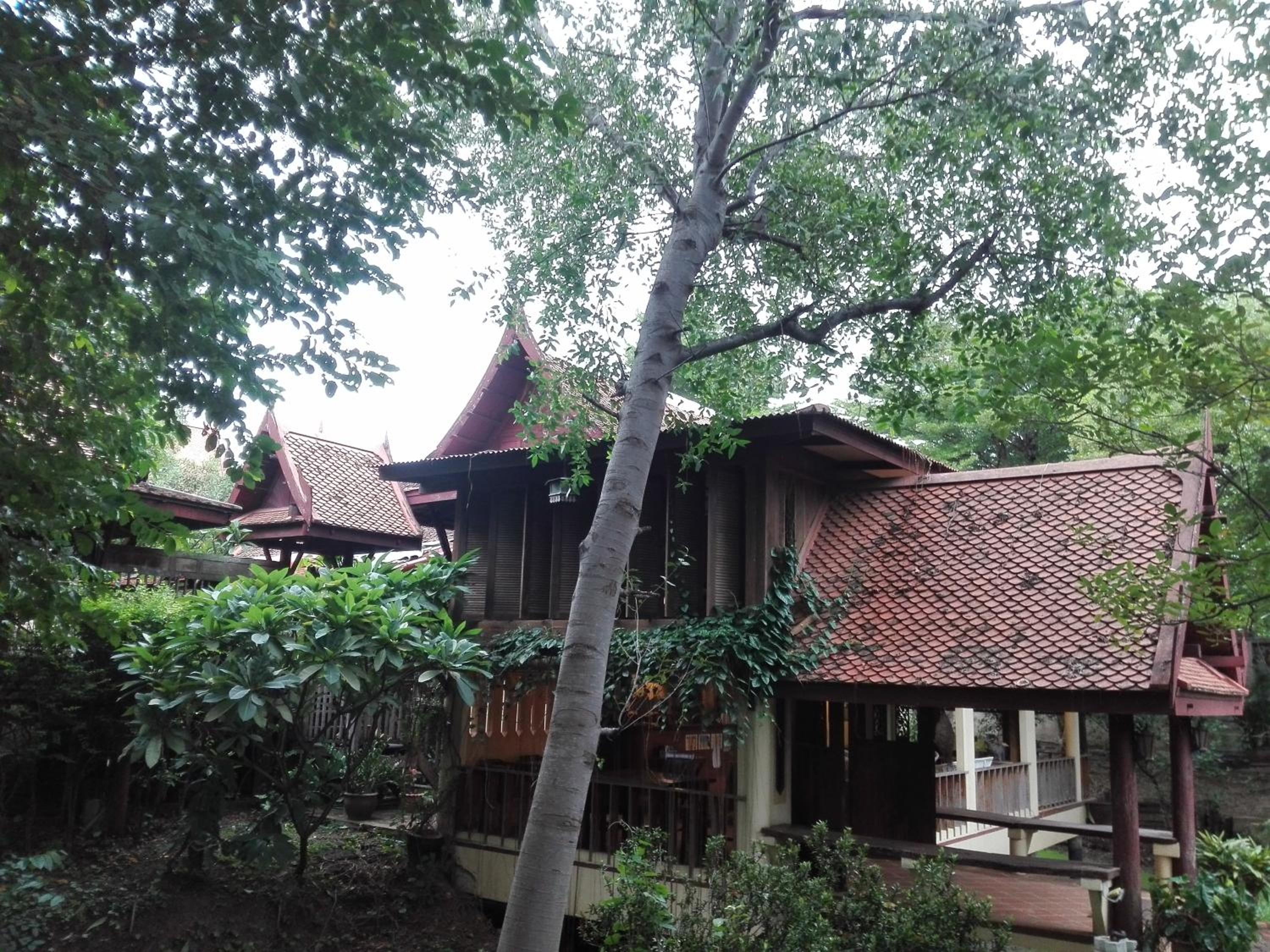 Luang Chumni Village