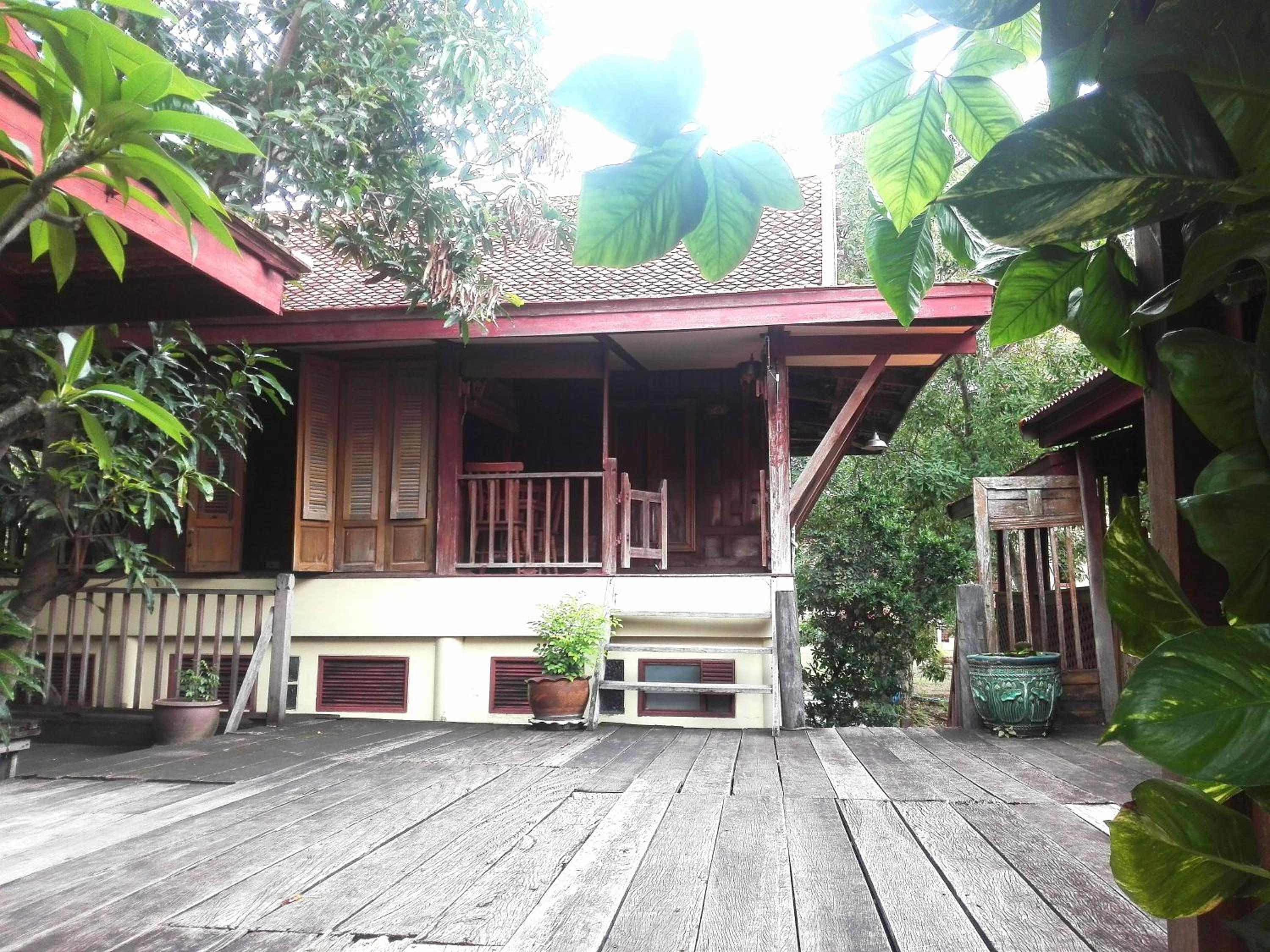 Luang Chumni Village