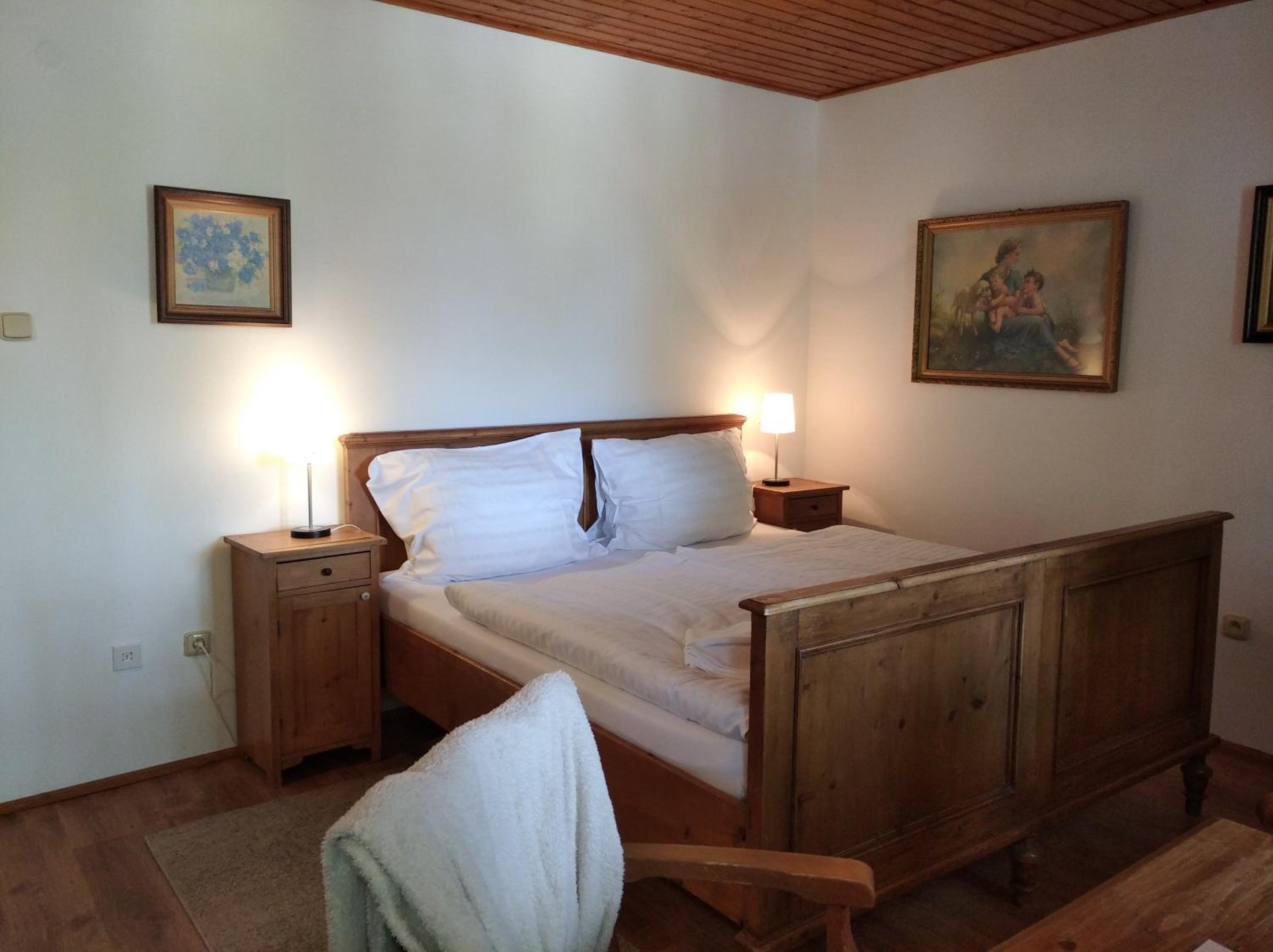 Hotel v Nebi