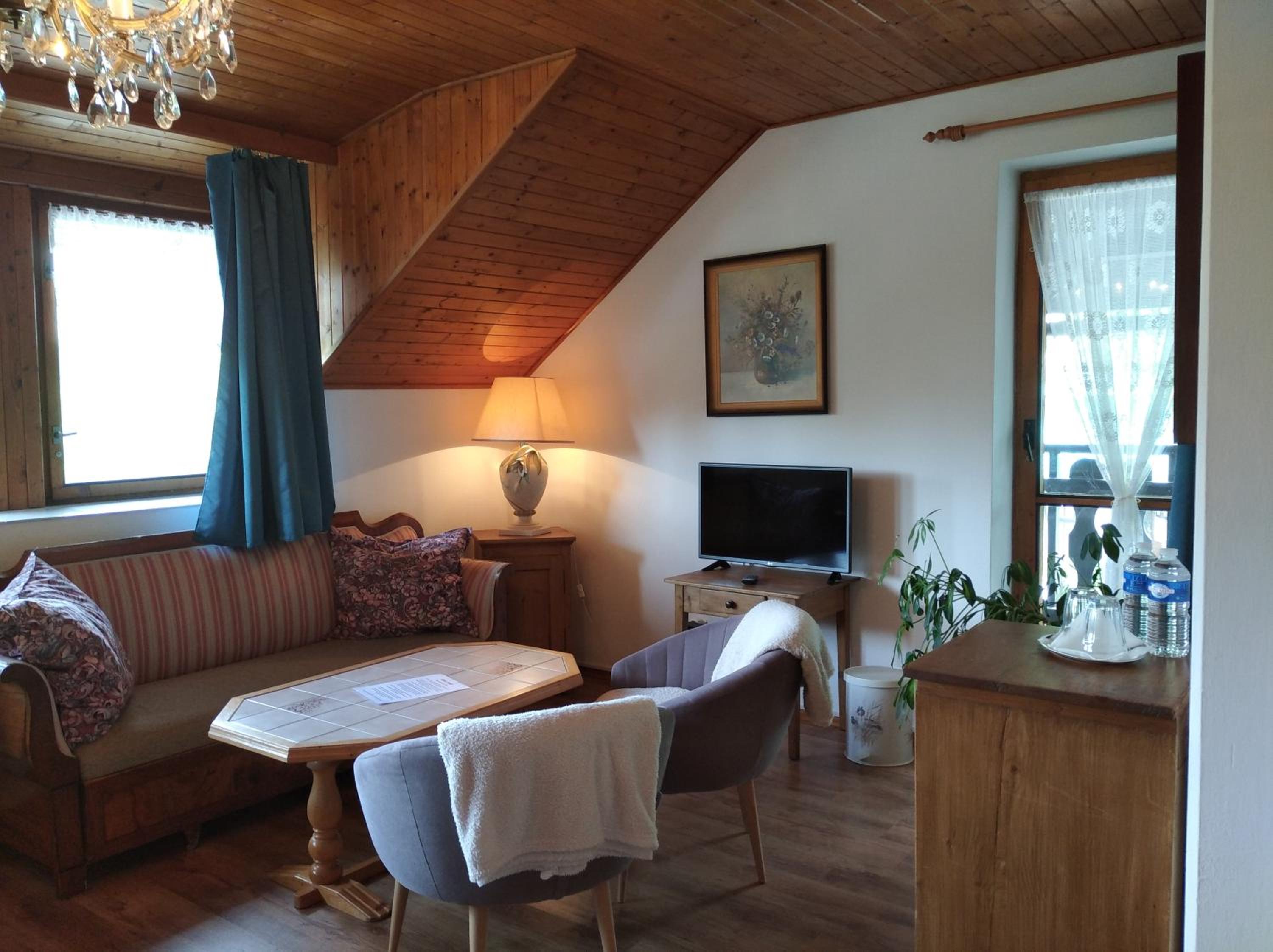 Hotel v Nebi