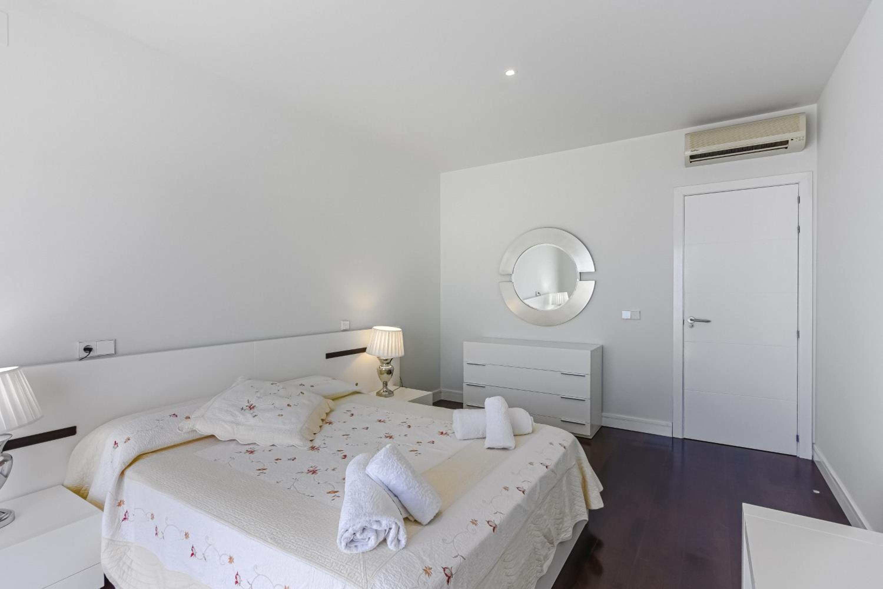 Villa Eleonora, Luxury Villa with Heated Pool Ocean View in Adeje, Tenerife view 5