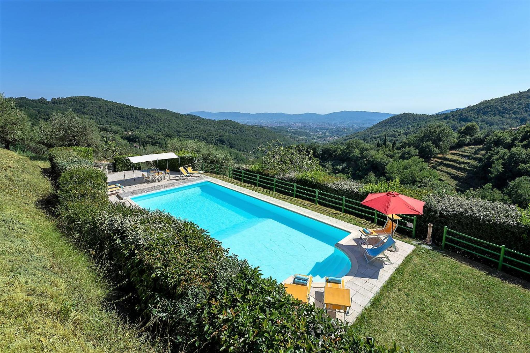 Villa Mario, piscina privata,aria cond,immersa nel verde,campagna Toscana view 5