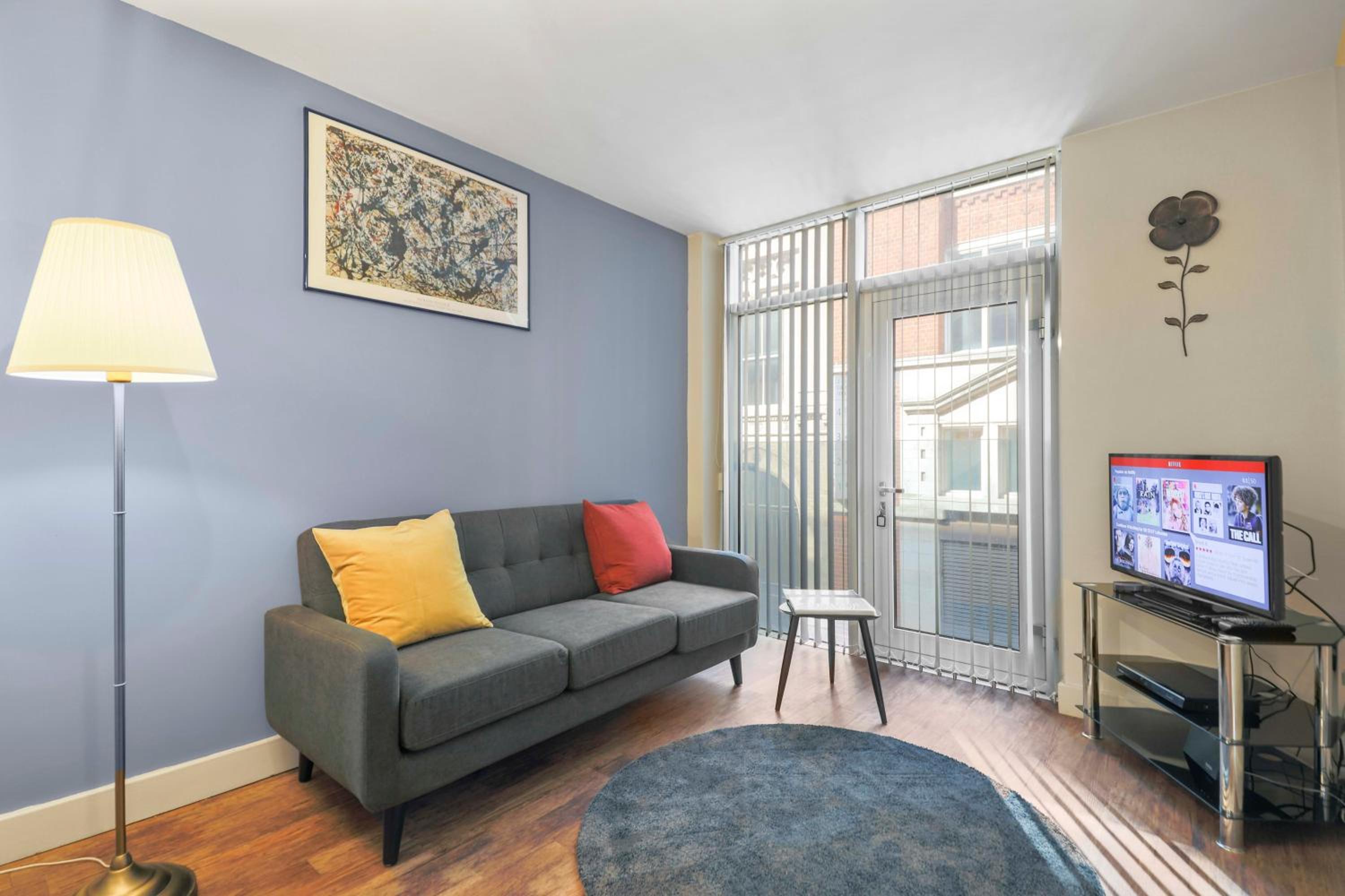 UR STAY Apartments Leicester view 5